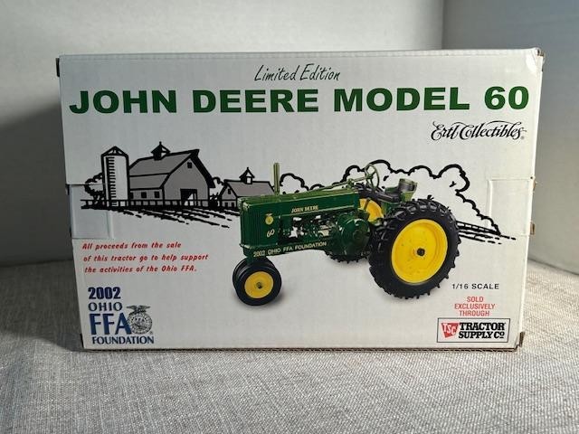 ERTL L.E. 2002 FFA FOUNDATION JOHN DEERE MODEL 60 TRACTOR NIB 1/16 SCALE  #2924P