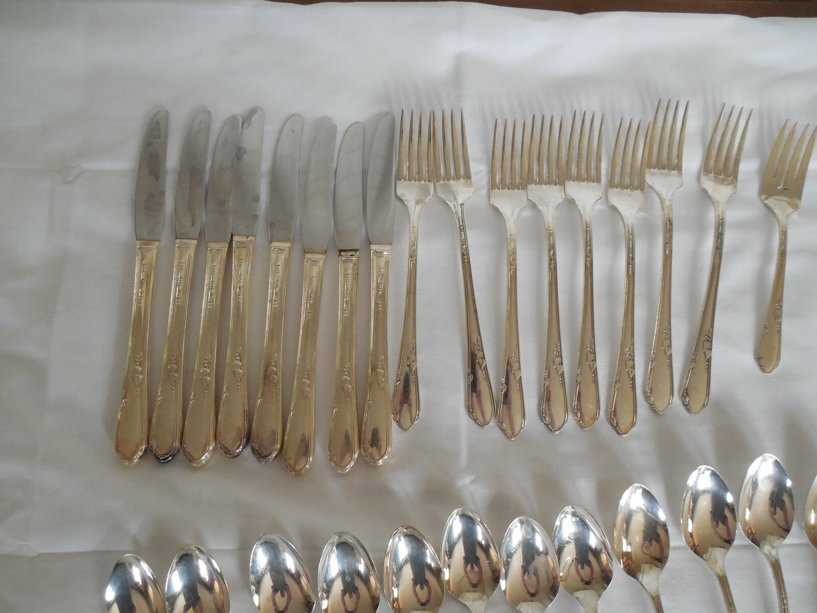 Wm A Rogers Oneida Meadowbrook 44 pieces