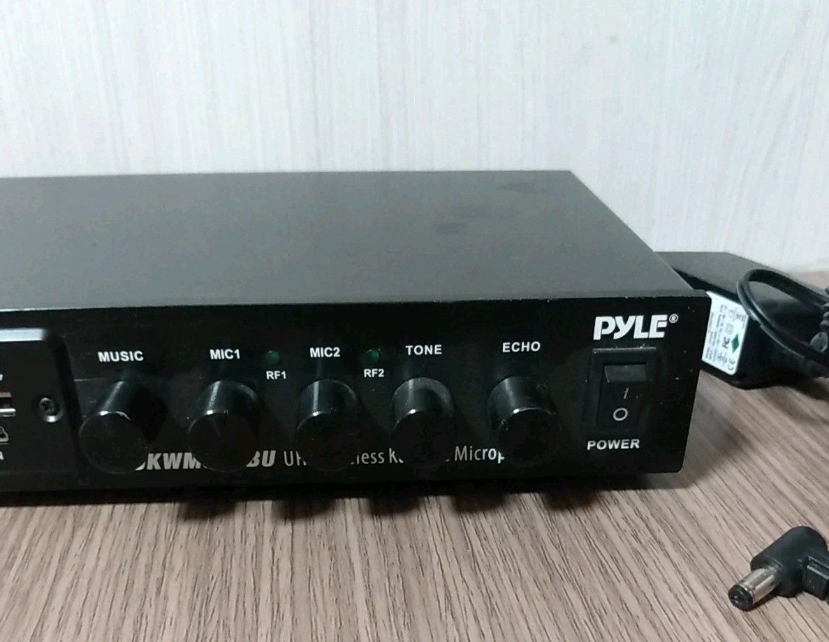 PYLE PDKWM802BU Wireless Microphone & Bluetooth Mixer Receiver