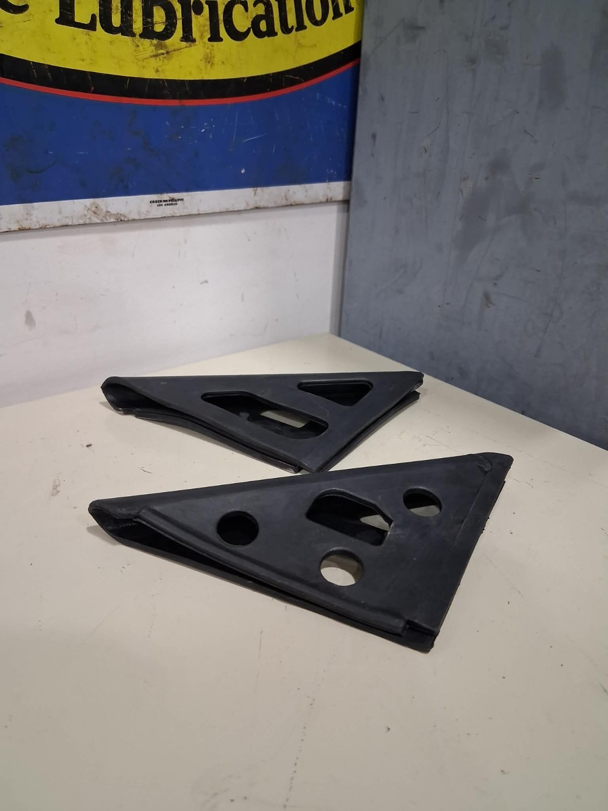 Rubber Reproduction Set Z31 Mirror Triangle Gasket Pair FITS 84-89 Nissan 300ZX