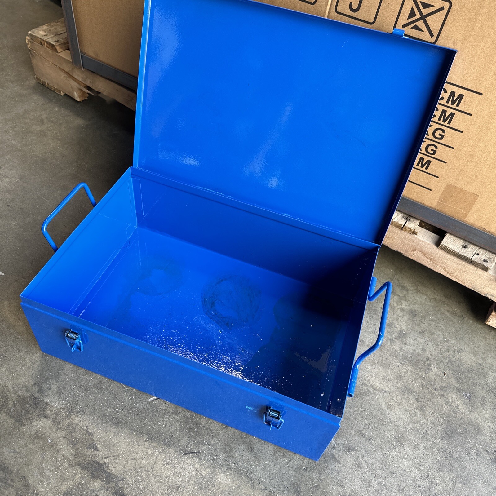 15-3/8” X 10-1/2” Metal Tool Storage Carrying Case Box