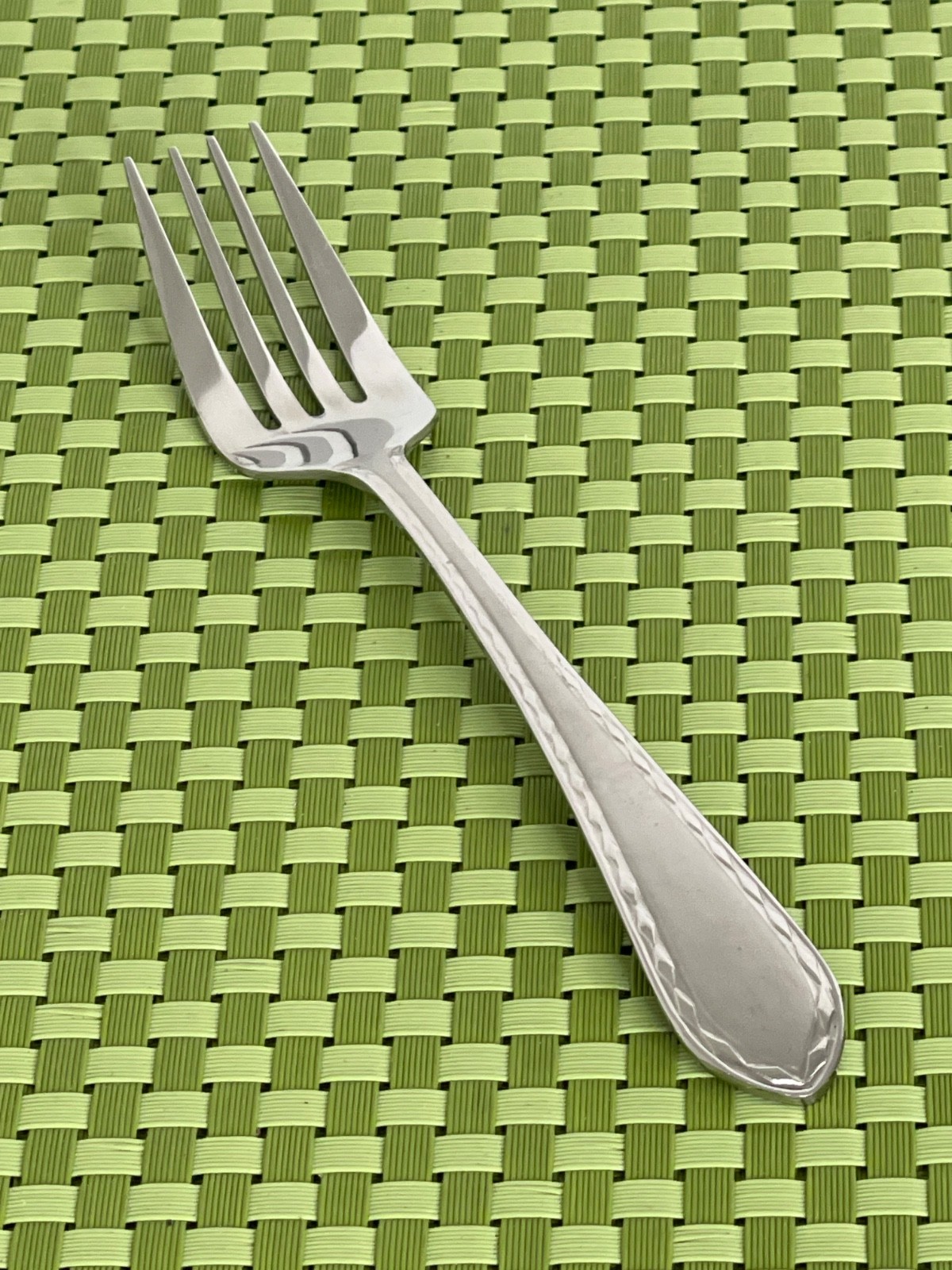 International Silver DIAMOND ANTIQUE PEARL Stainless Salad Fork Flatware -7 1/8"