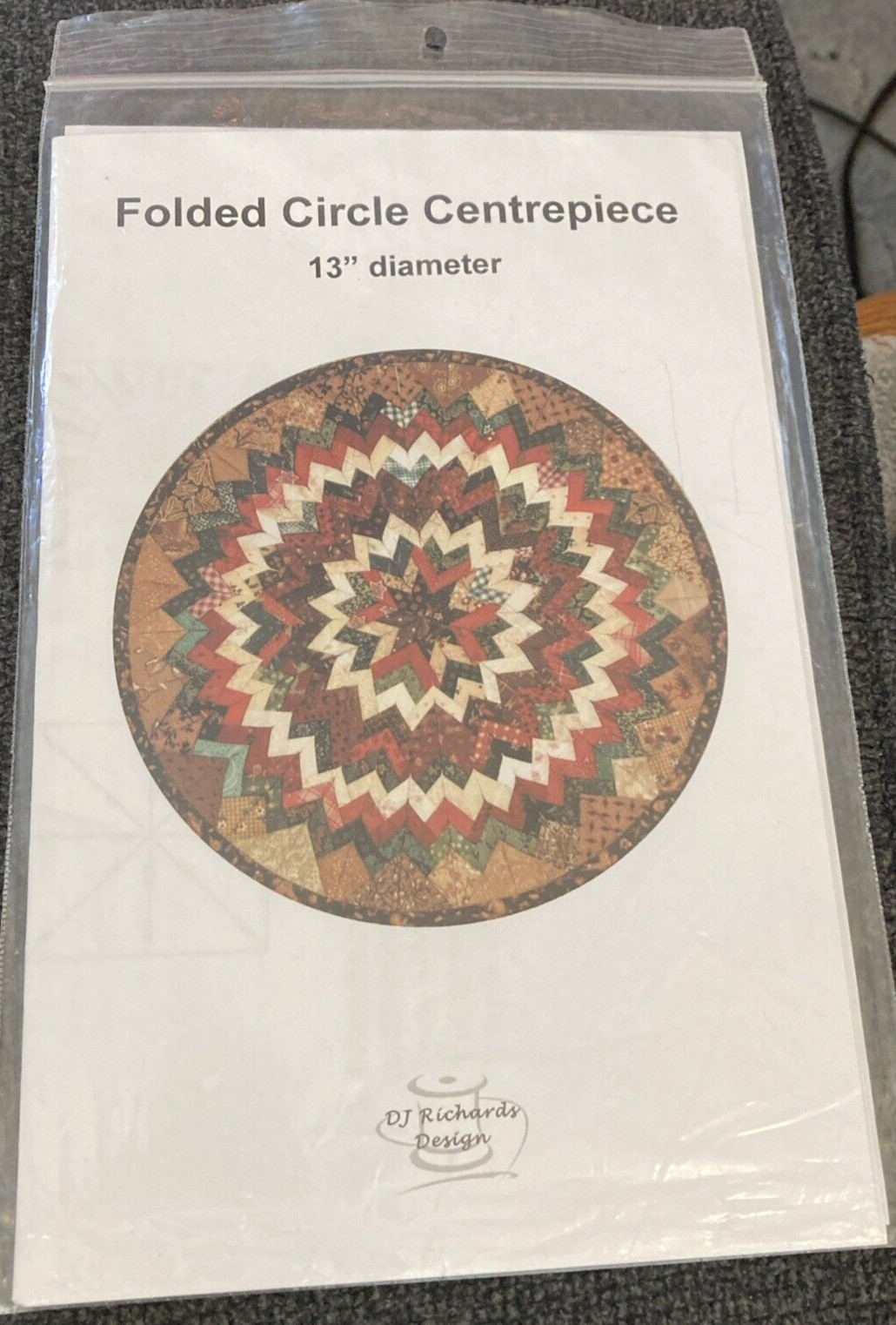 Rare DJ Richards Design FOLDED CIRCLE CENTREPIECE Quilt 2006 pattern only