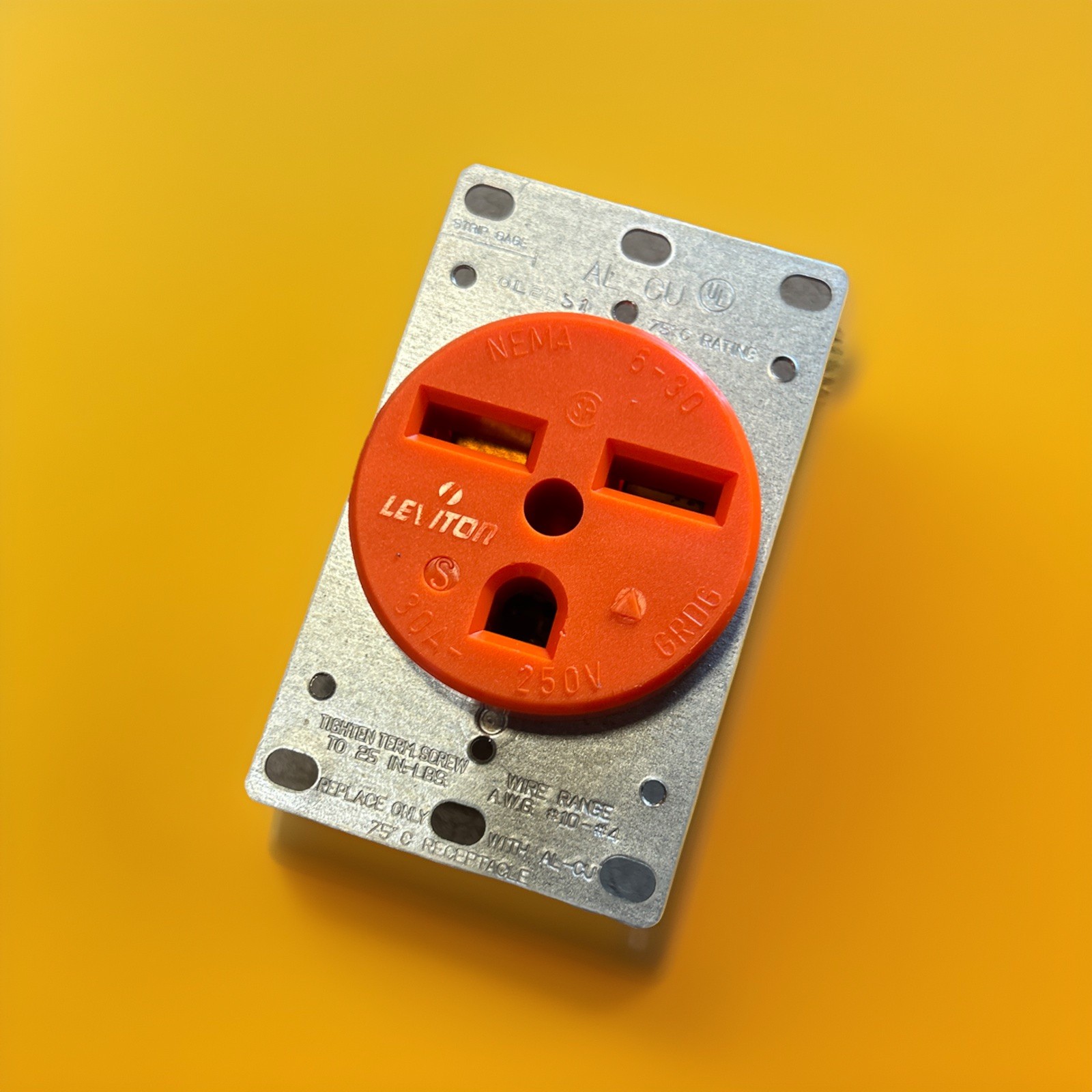 🔥 1 Unit ~ Leviton 5372-IG 30A 250V NEMA 6-30R 🔥