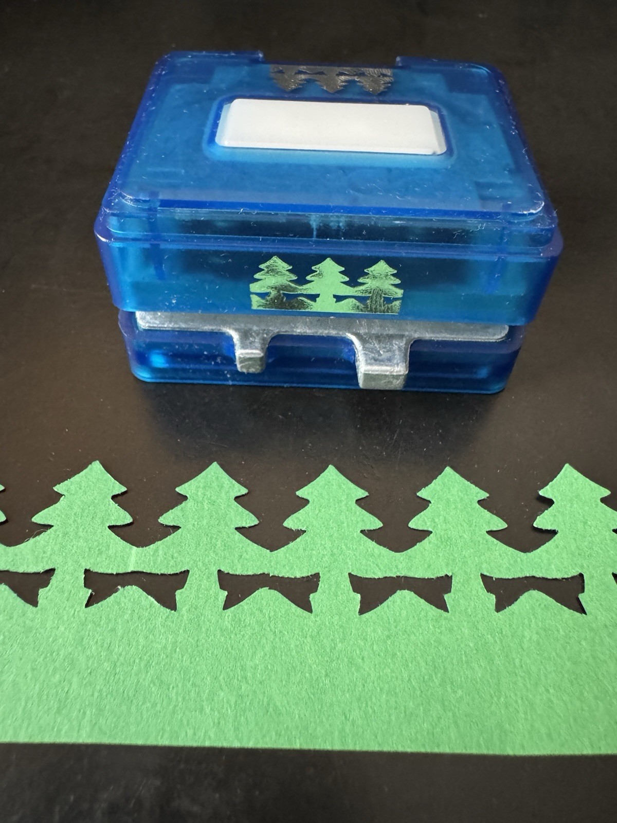 Creative Memories Evergreen Border Maker Cartridge Punch Tool for Scrapbooking