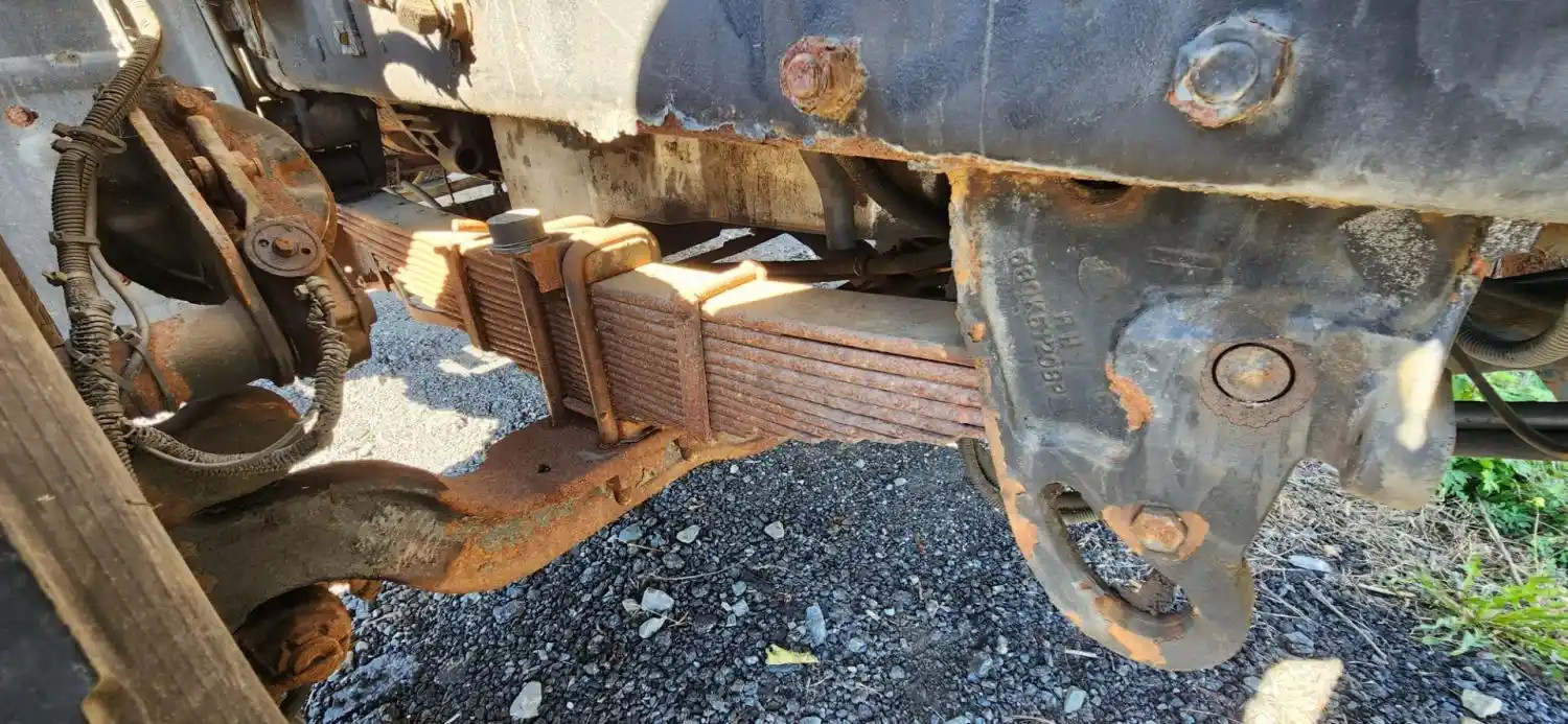 (Used) 2004 Mack CV712 Granite, FRONT LEAF SPRINGS Front Leaf & Springs  P-62938