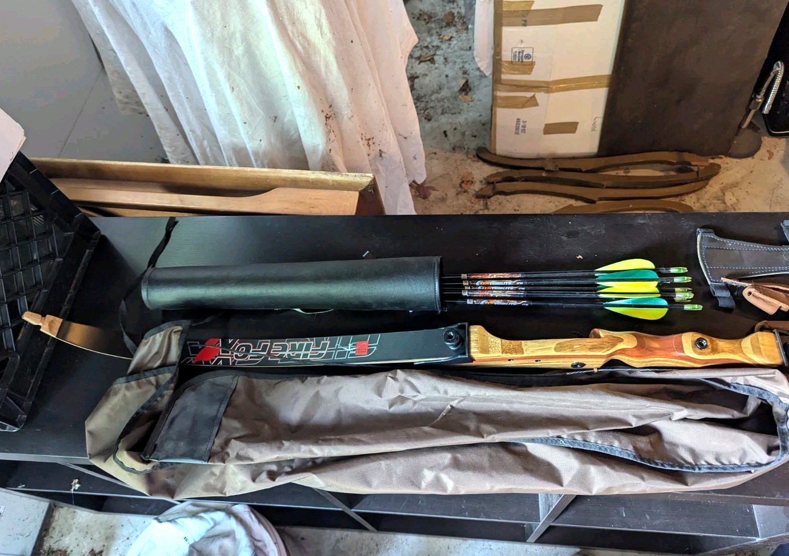 Greatree Firefox Kids Recurve Bow 62" barely used with accessories