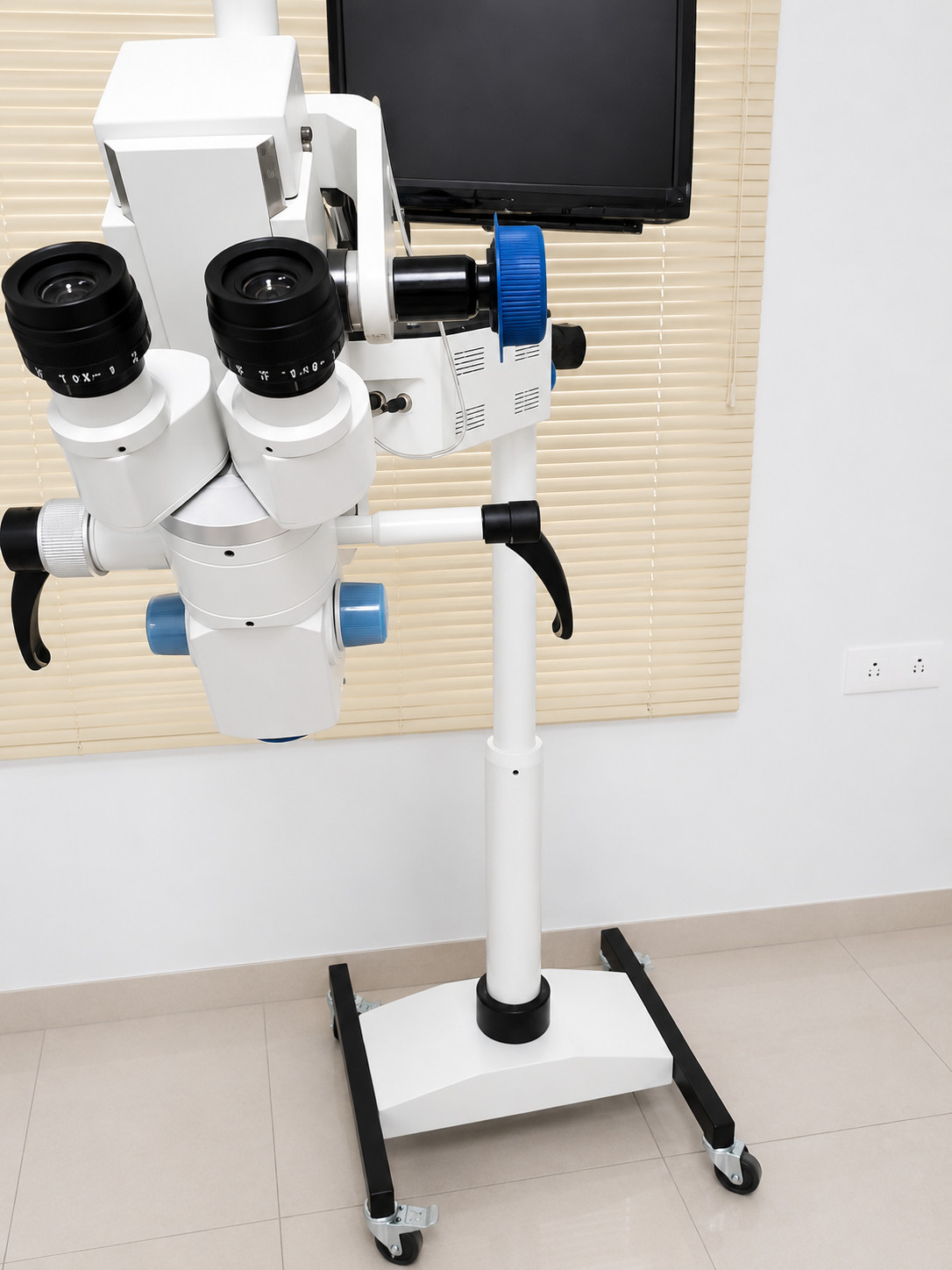 5 STEP ENT Multidisciplinary Surgical Microscope. Neurosurgery, Spine and Crania