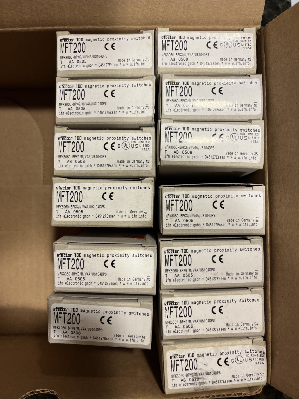 EFECTOR 100 Magnetic Proximity Switch MFT200