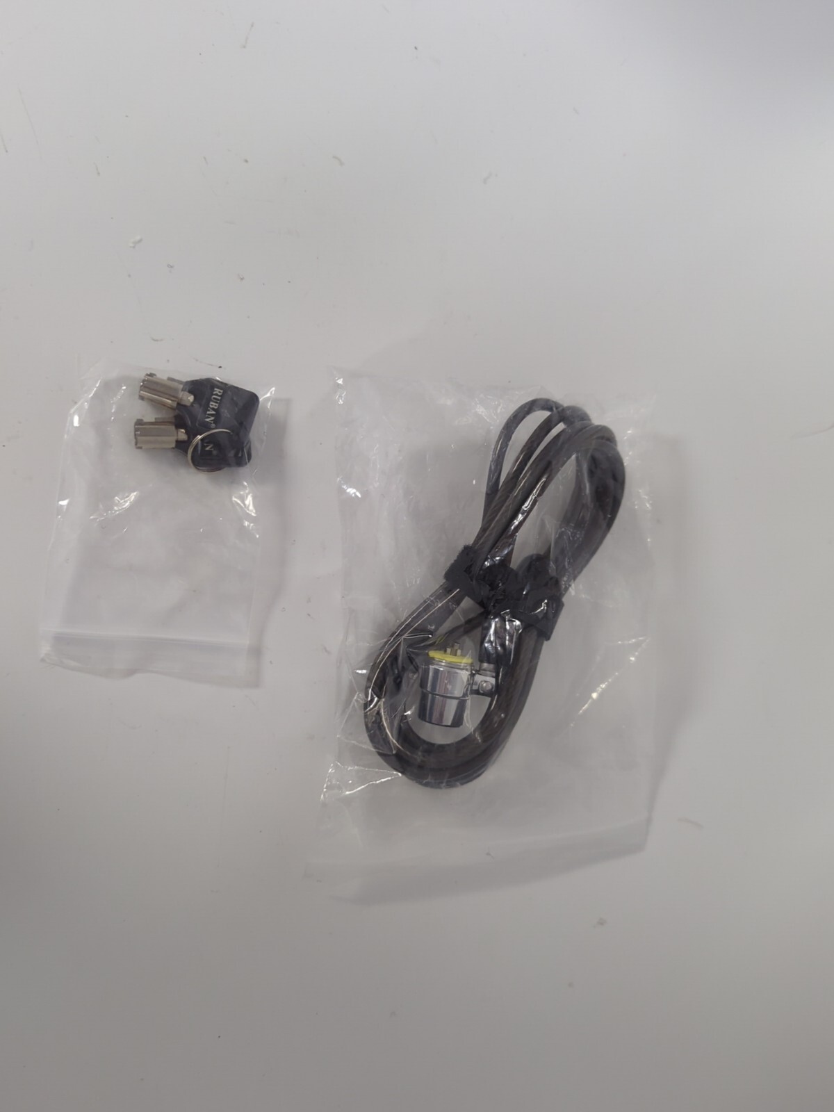RUBAN NOTEBOOK LOCK AND S TWO KEYS 6.2 FOOT BLACK