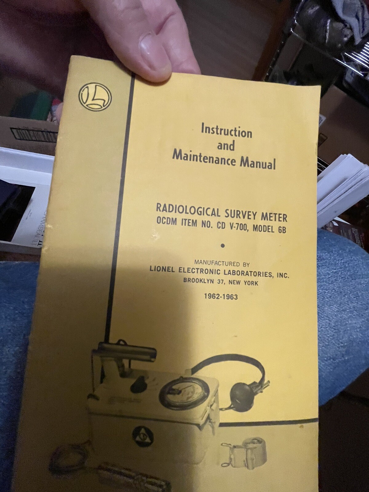 1960-61 Radiological Survey Meter Instruction & Maintenance Manual V-700 Model 6
