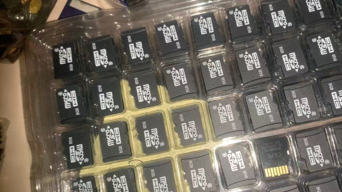 Lot 100pcs wholesale 8GB TF SD Cards Flash Memory Mixed BRAND
