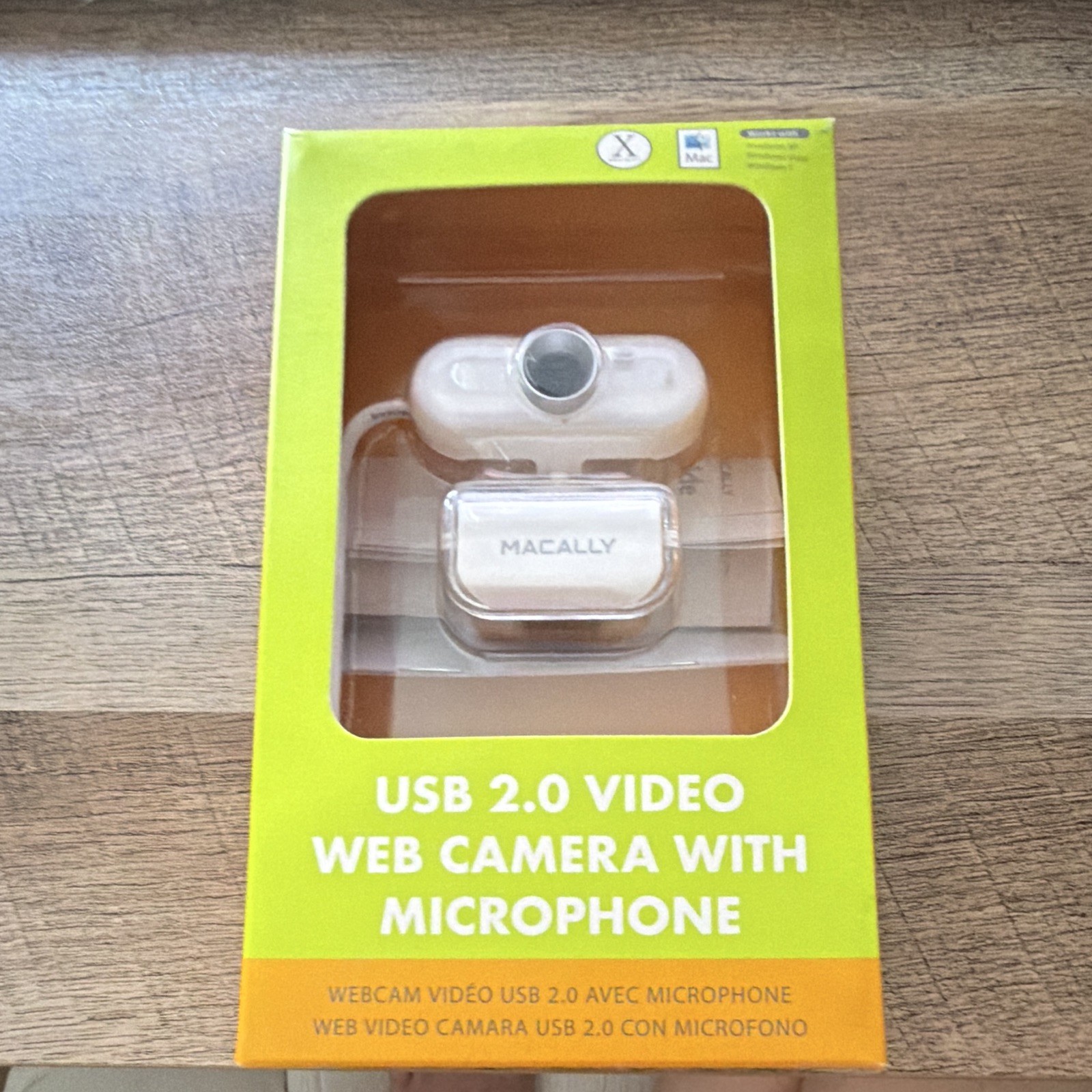 Macally ICECAM2 USB 2.0 Clip-On Webcam Built-In Mic 640x480 30fps White