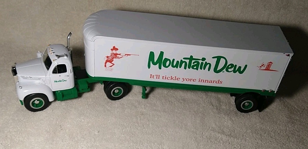 Vintage* Mountain Dew *First Gear 1960 Mack B-61 Die Cast Model Truck.