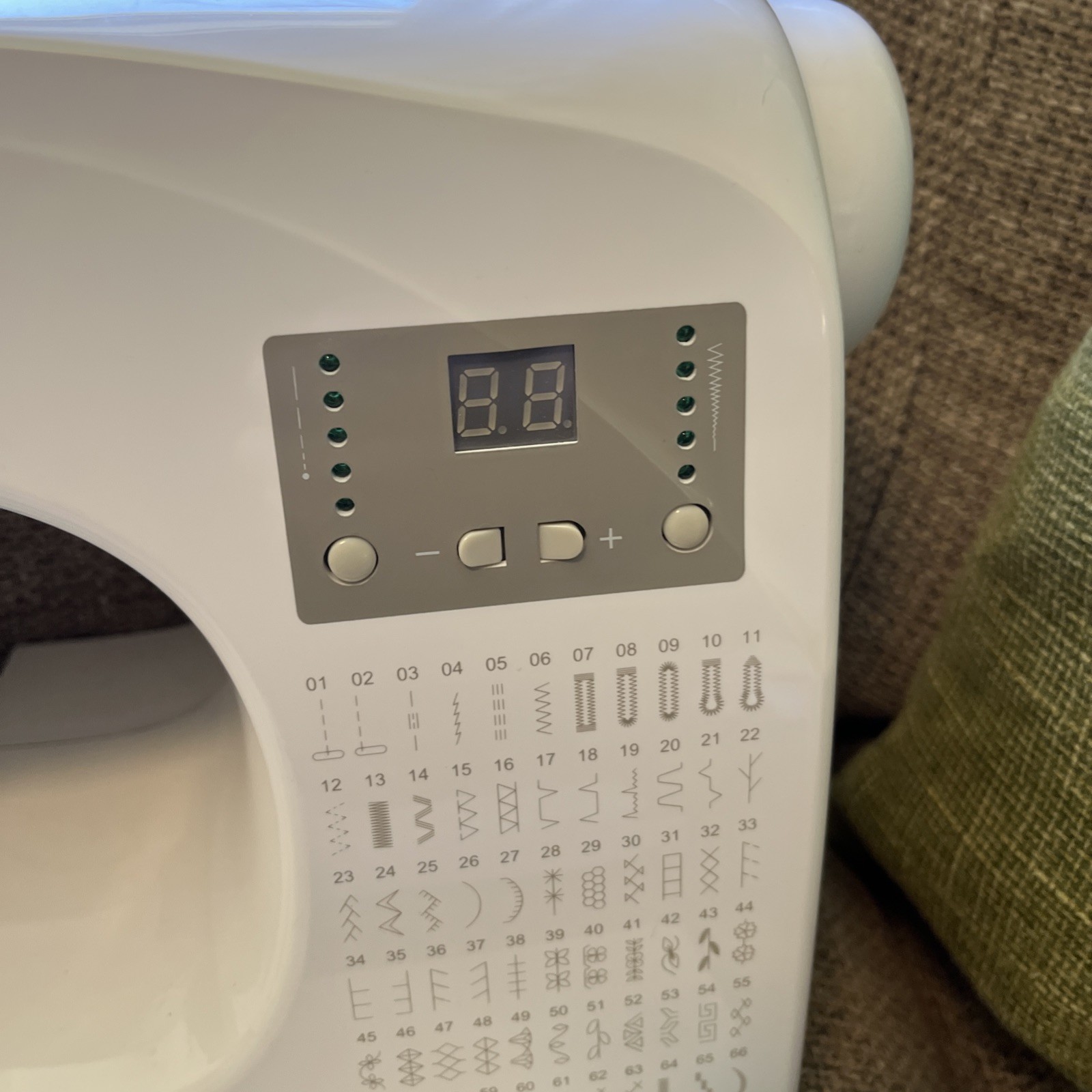 Singer Sewing Machine 4166 White Electronic Control With Accessories ￼