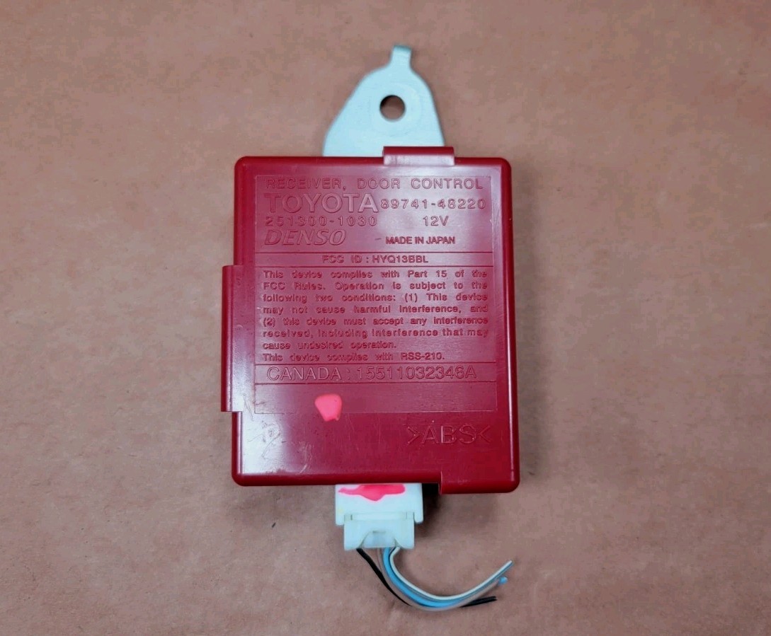 2004-2007 TOYOTA HIGHLANDER DOOR CONTROL RECEIVER MODULE DCR 89741-48220 OEM