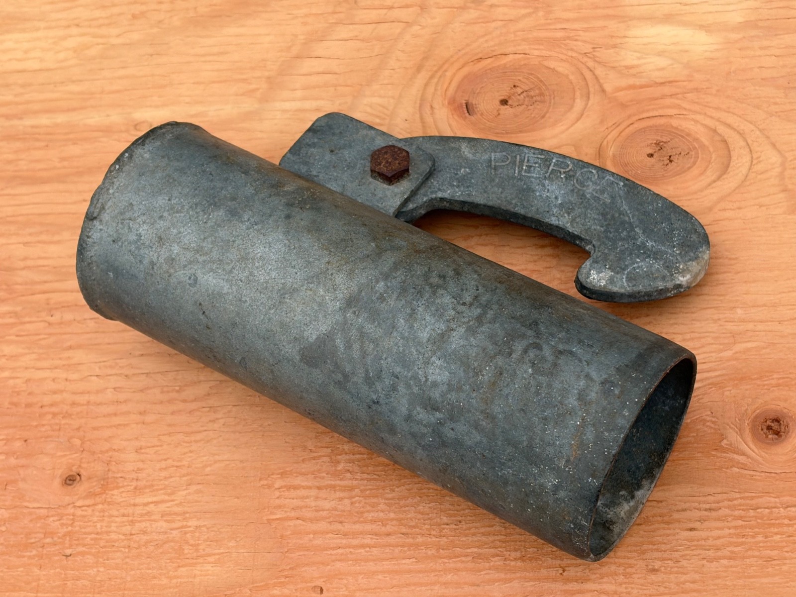 Irrigation Pipe 3" Plug (Pierce) Hook Style Galvanized Fitting