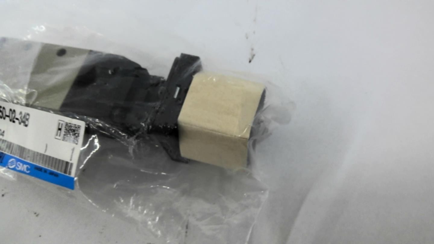 SMC VFM350-02-34B Mechanical Valve