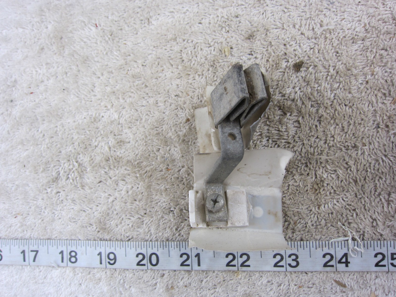 Cooper B-line 20252-B 2P 200A 600V Meter Socket Test Block Bus Bar Barrier, Used