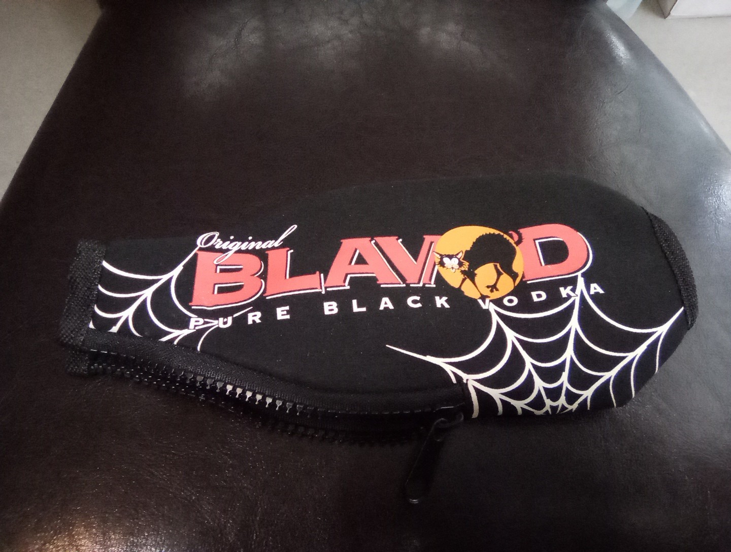 ORIGINAL BLAVOD PURE BLACK VODKA COOL WRAP GREAT FOR ANY COLLECTION NEW!