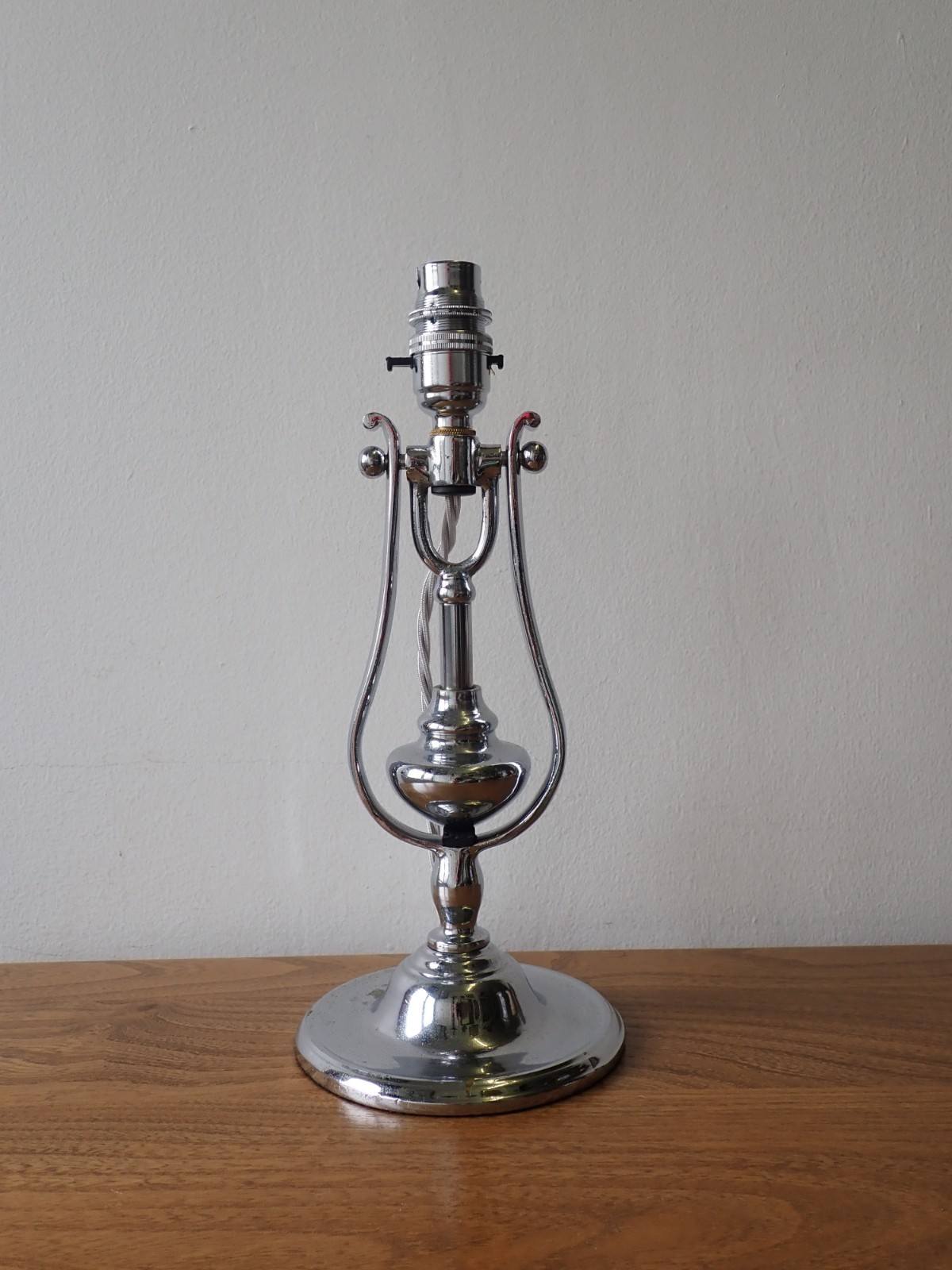 Vintage chrome brass ship's gimbal style table lamp