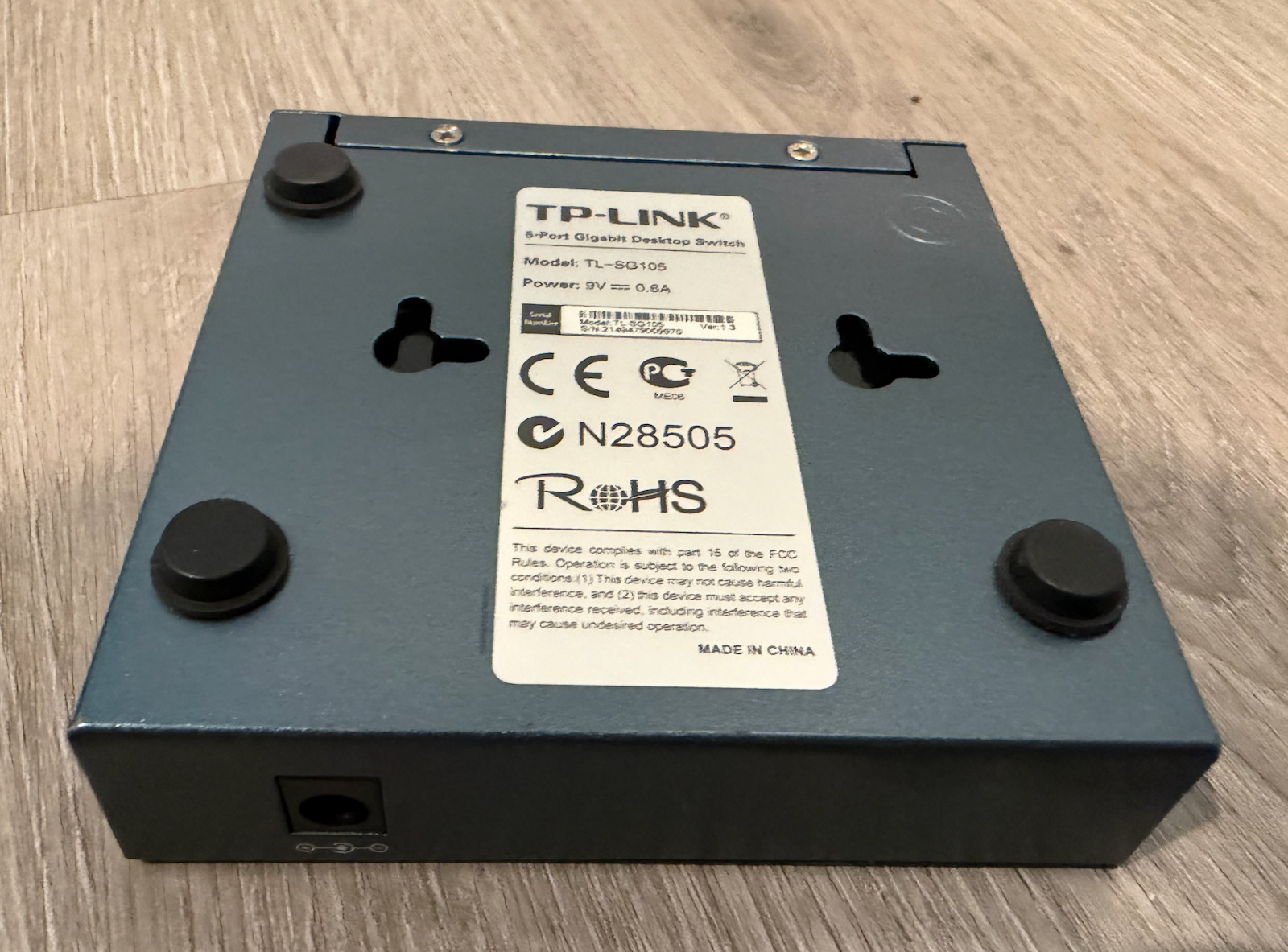 TP-Link TL-SG105 5-Port Gigabit Desktop Switch with Power Adapter