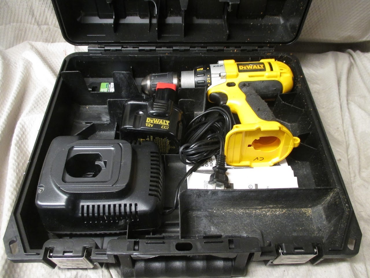 DeWalt DW980 12V XRP Cordless Drill w/Battery, Charger & Case | Works Great
