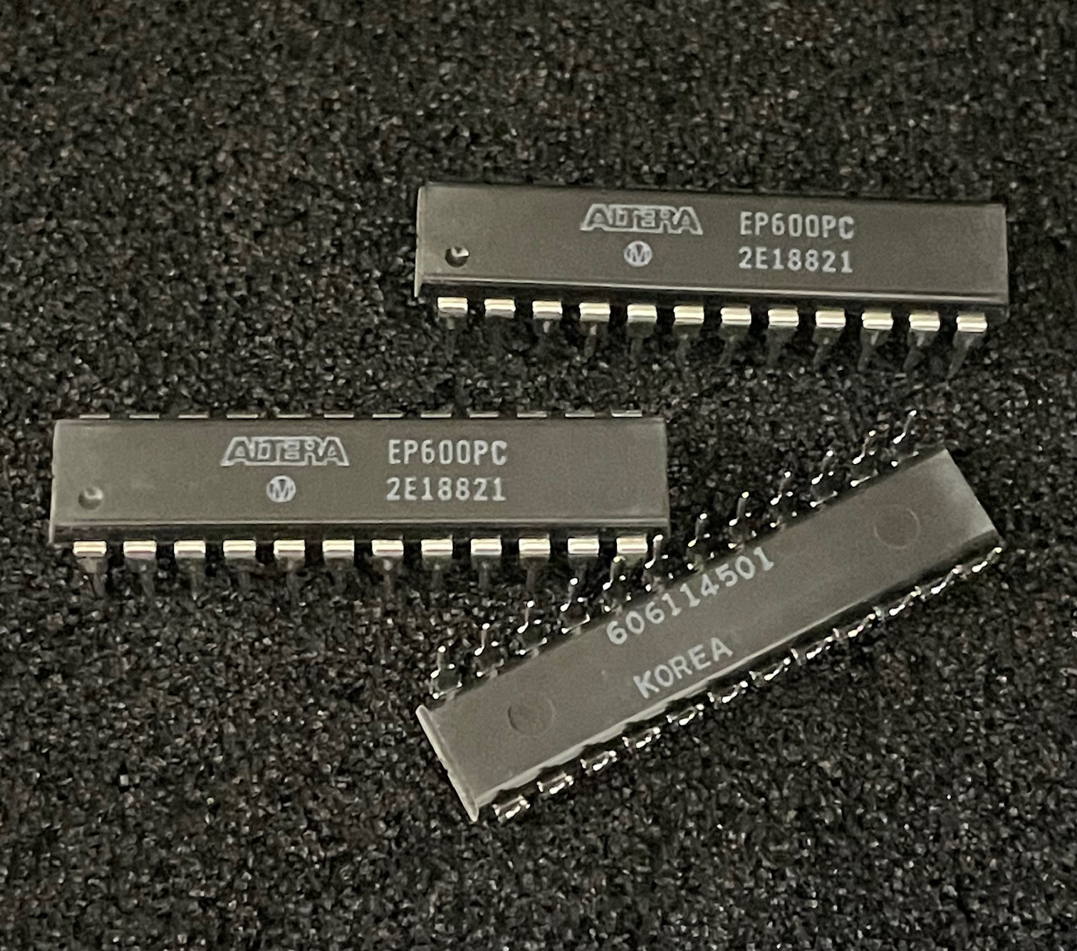 1pc ALTERA EP600PC Erasable Programmable Logic Device Dual In-Line IC DIP-24P