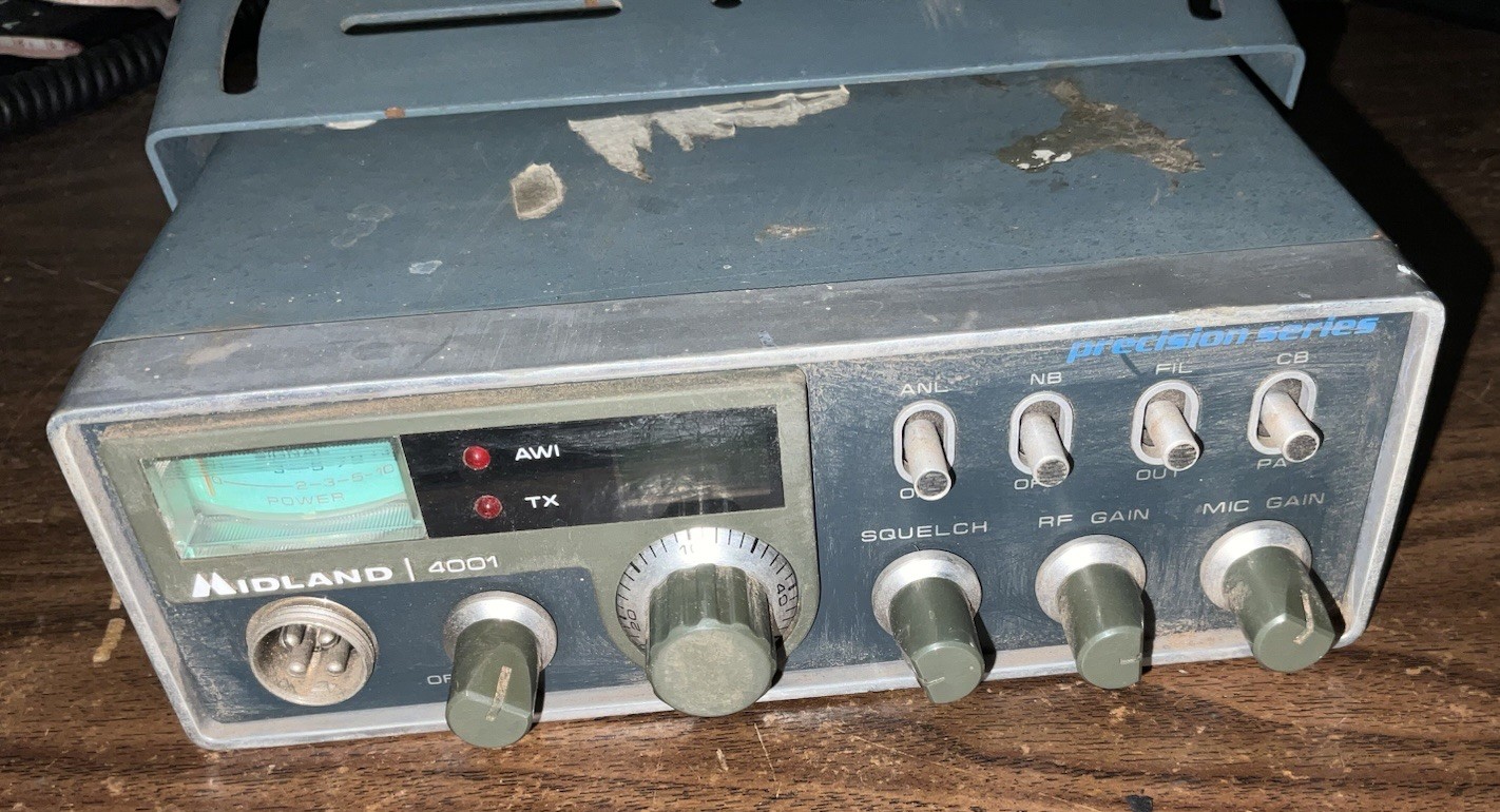 Vintage Midland 4001 CB Radio Transceiver - Untested (FEB 1982)
