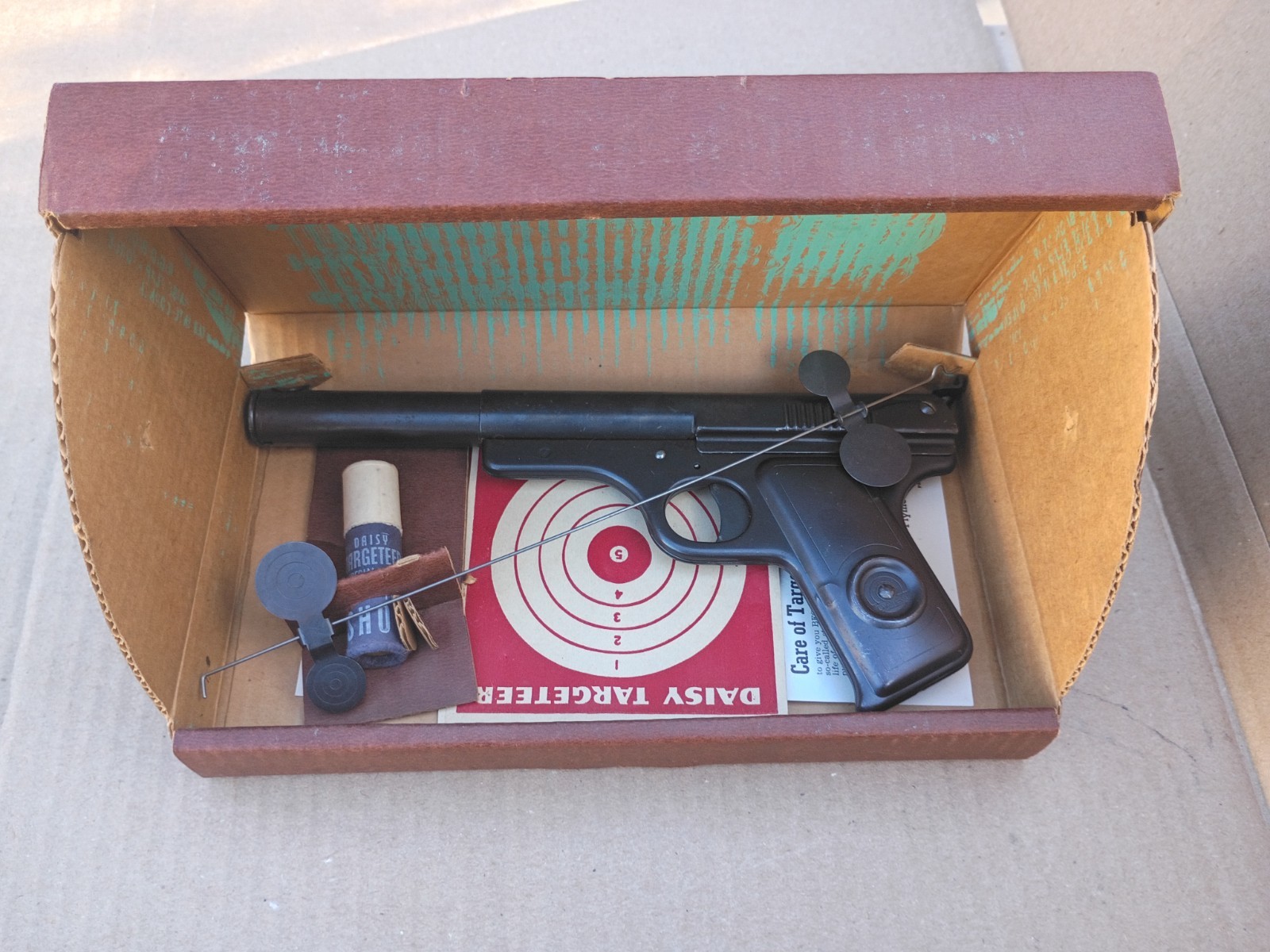 Vintage Model 118 Daisy Targeteer BB Gun Pistol Box