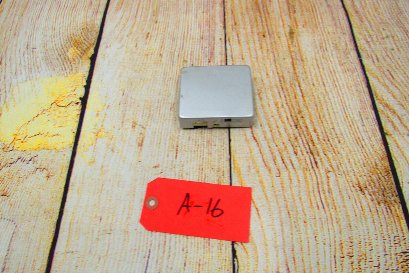 01 02 03 04 05 06 AUDI TT  CONTROL MODULE  PW B2 LED EM031101 OEM PHONE ANTENA
