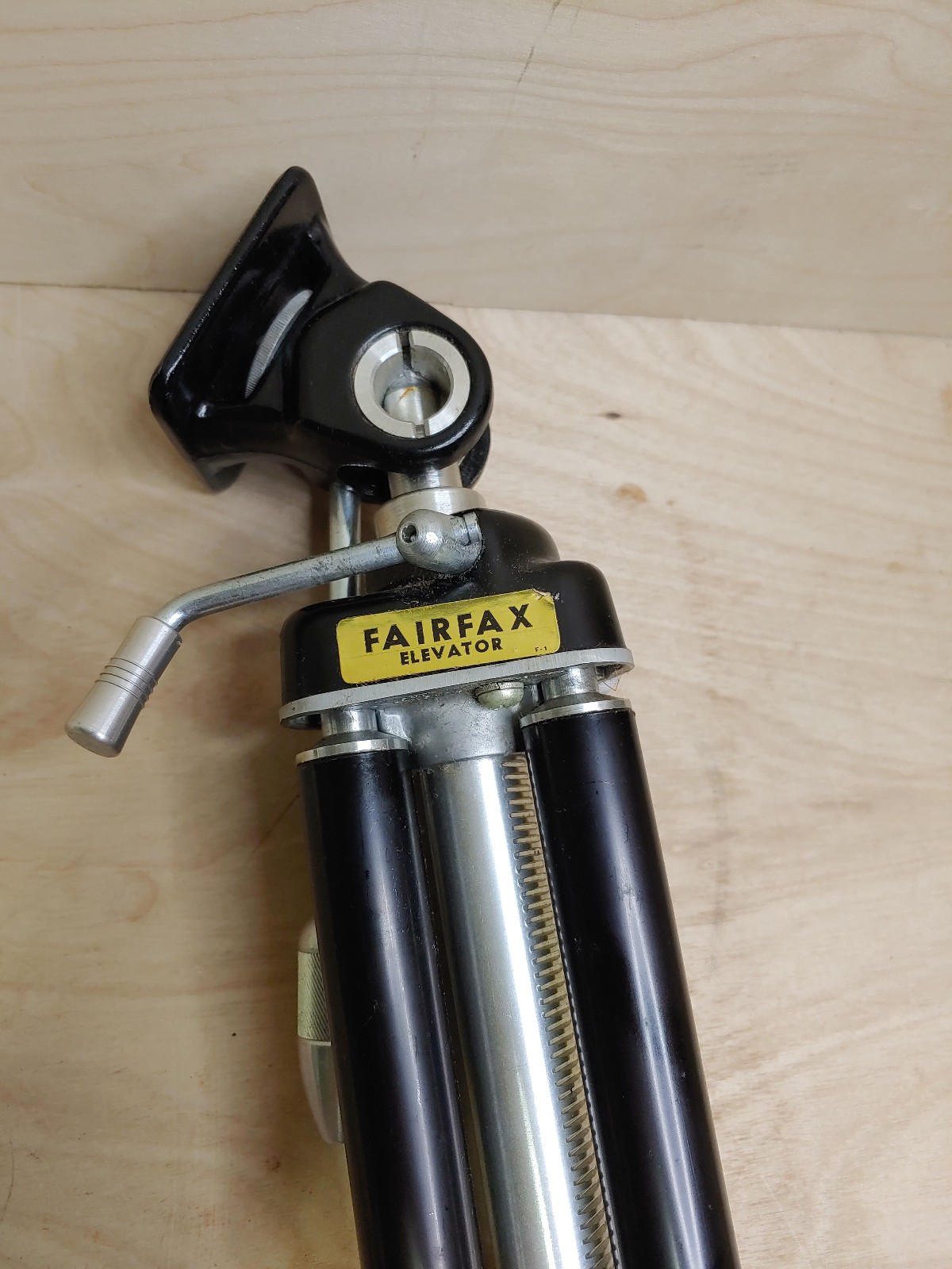 Vintage Fairfax Elevator Tripod 20" to 61"
