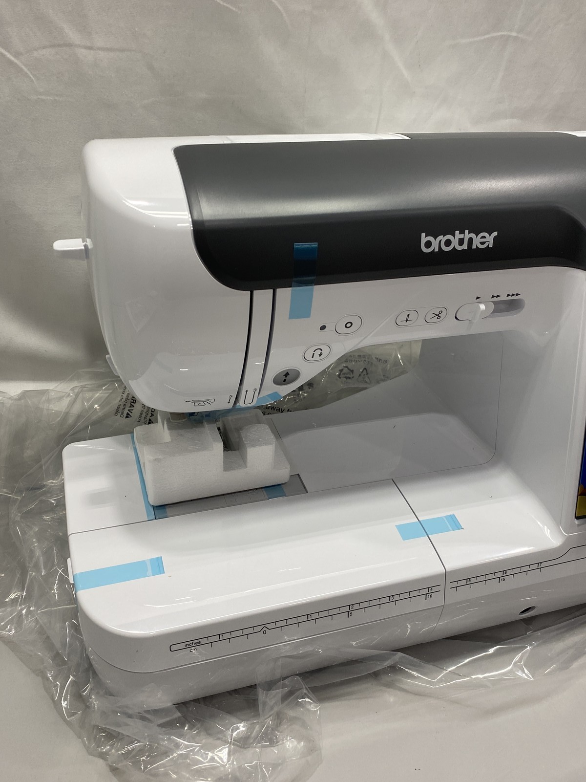 Brother SE200 Computerized Sewing Machine and Embroidery Machine