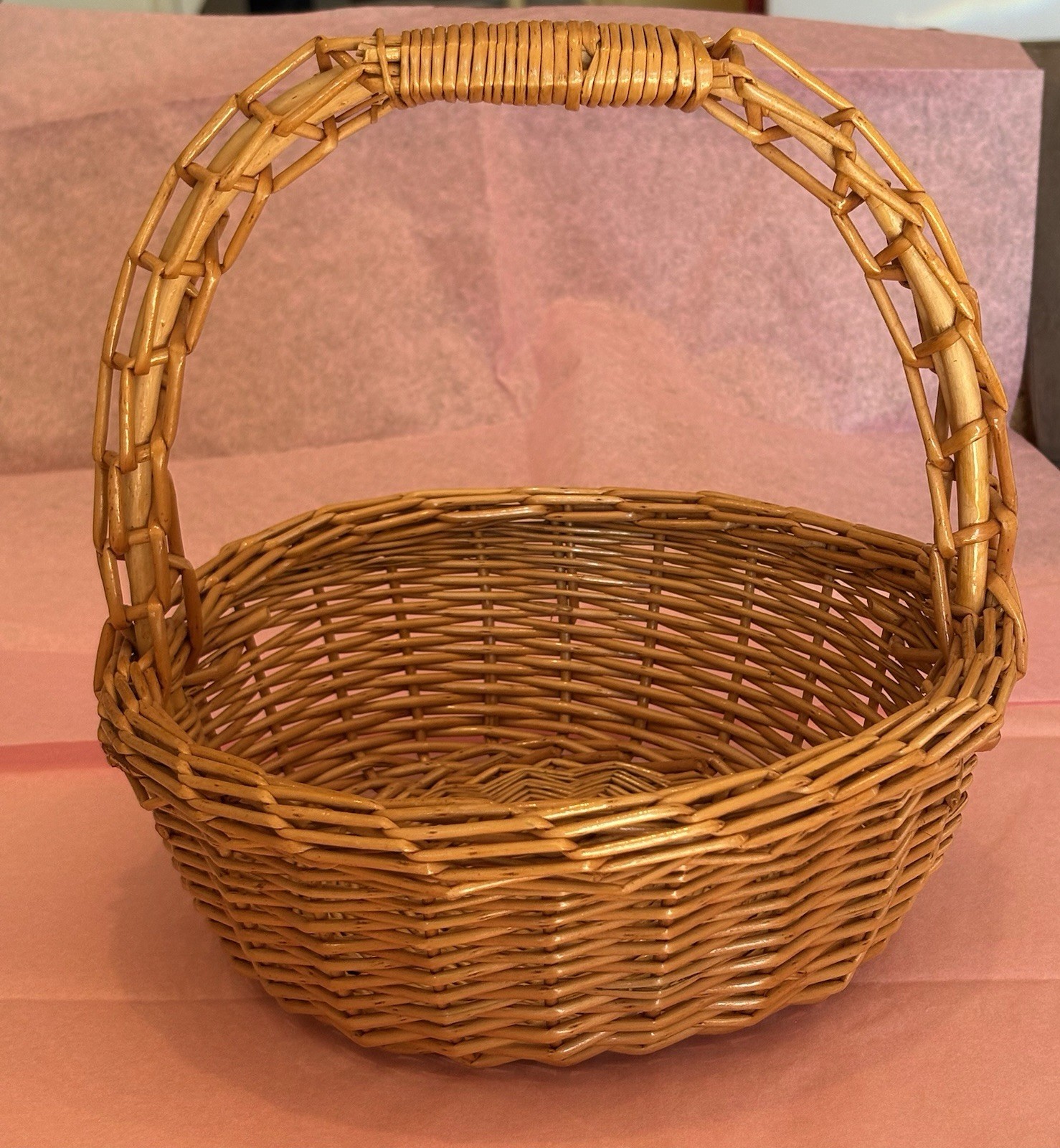 Vintage All Purpose Brown Wicker / Rattan Basket Gift Easter Bread Decorative
