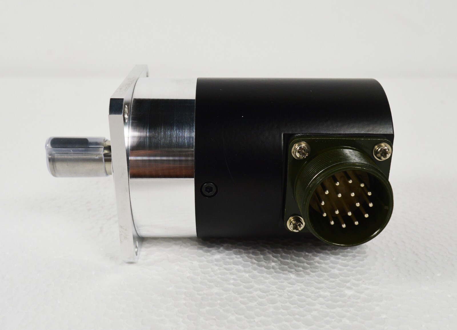 SpecialEncoder For Main Shaft Of NC Machine Φ15,1024p/R,17Stitches Aviation Plug