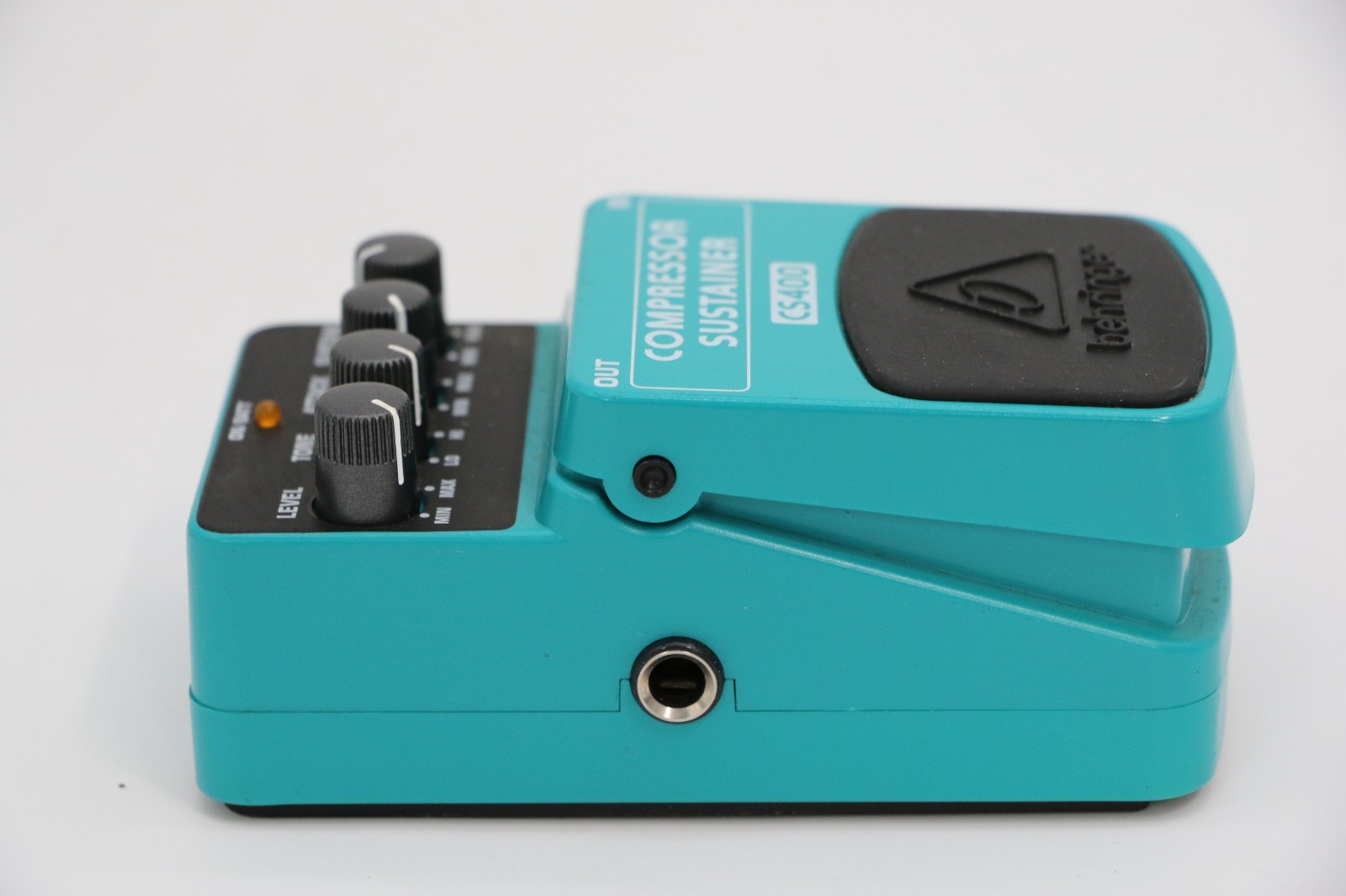 Behringer CS400 Compressor/Sustainer Effect Pedal