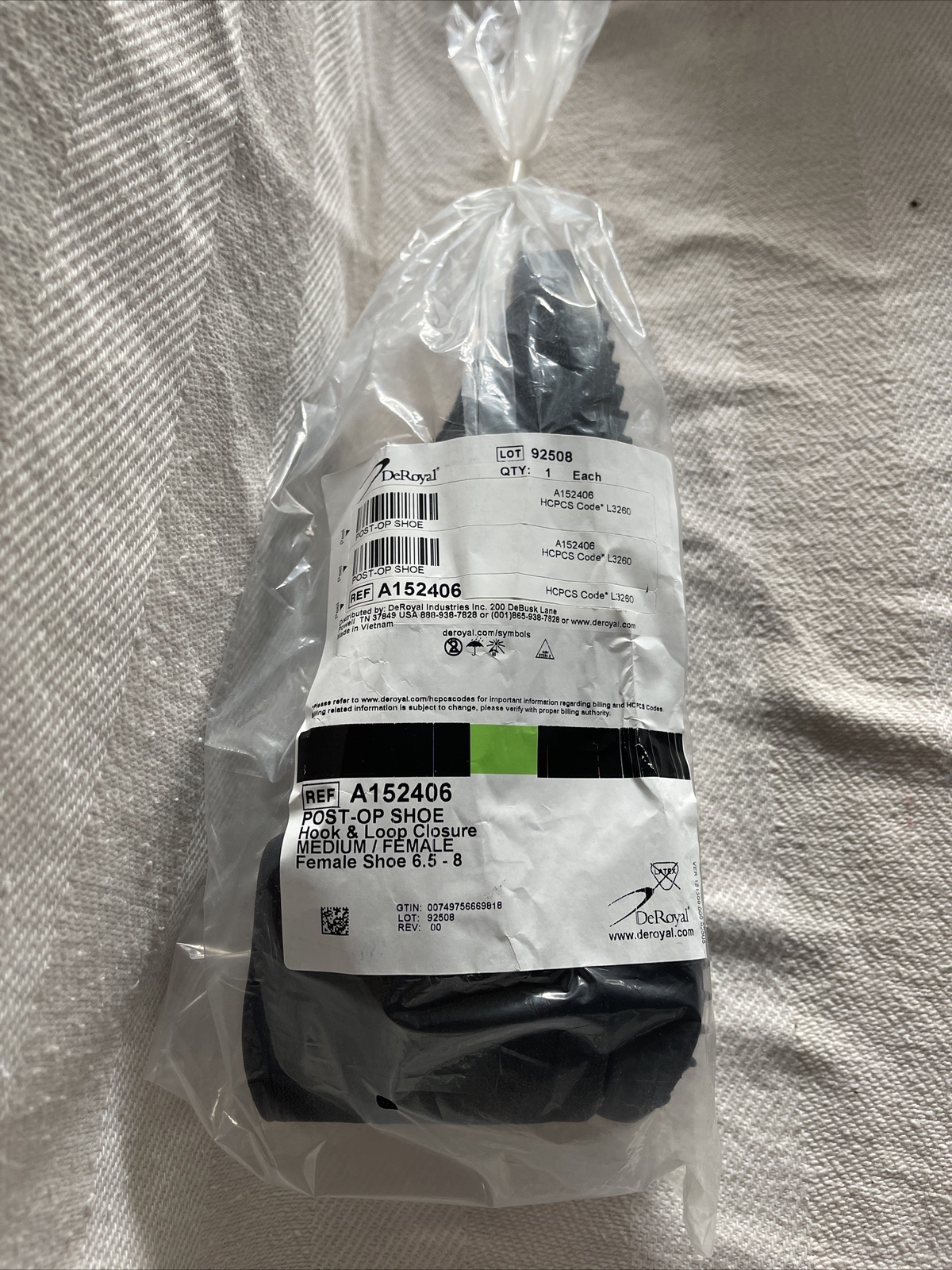 DeRoyal...Medium...Post Op Hook & Loop closure Shoe...Female Ref A152406 Black