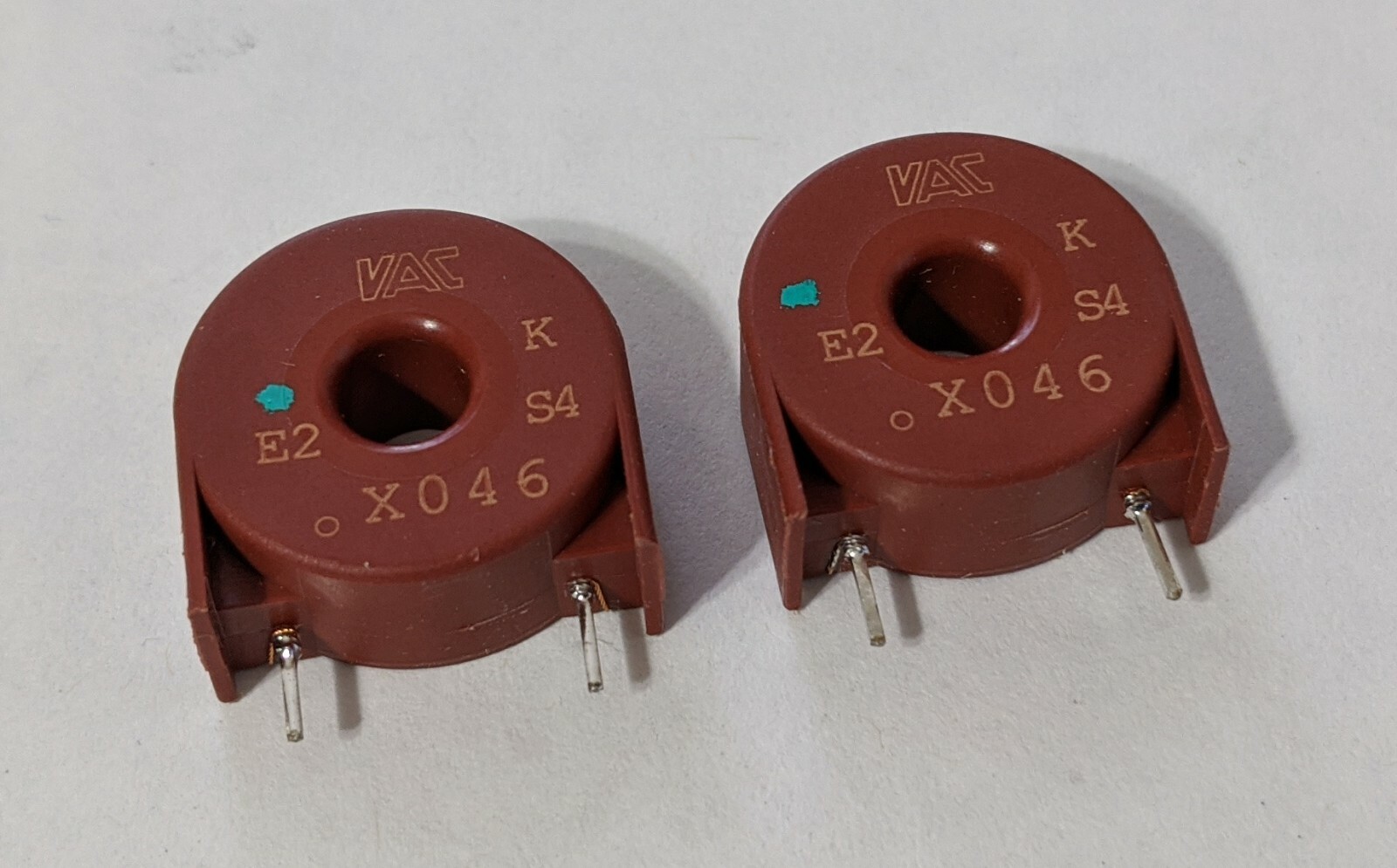 2 Current Transformer T60404-E4658-X046 PCB Mounted 2-Pin 6A Trough-Hole NEW