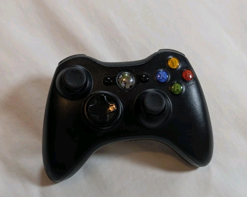 Official Xbox 360 Wireless Controller - Black with Battery Pack Model 1403