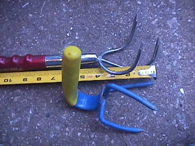 MINI HAND GARDEN GLAW and TRUE TEMPER HAND RAKE