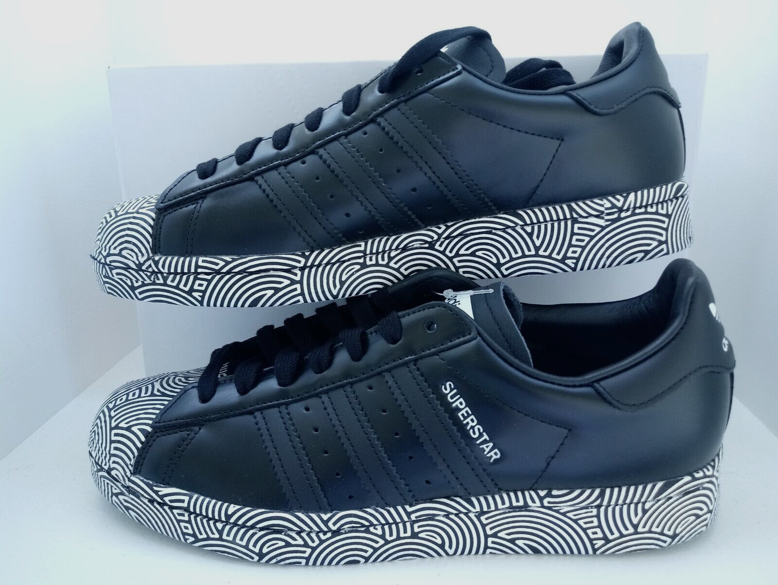 ADIDAS SUPERSTAR BLACK/WHITE MEN'S SHOE. STYLE CODE: FY1589.