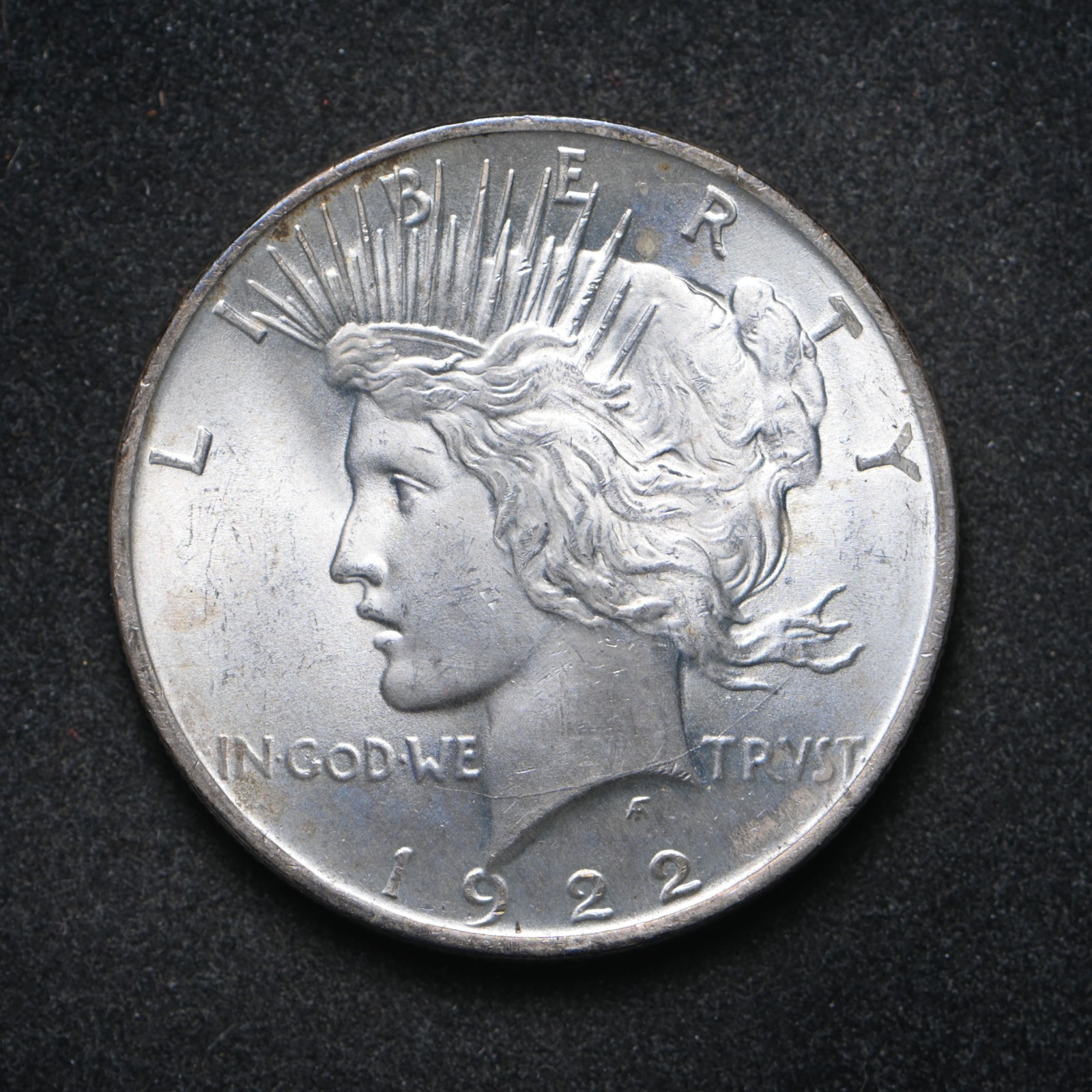 1922 Peace Silver Dollar BU++ (cn17139)