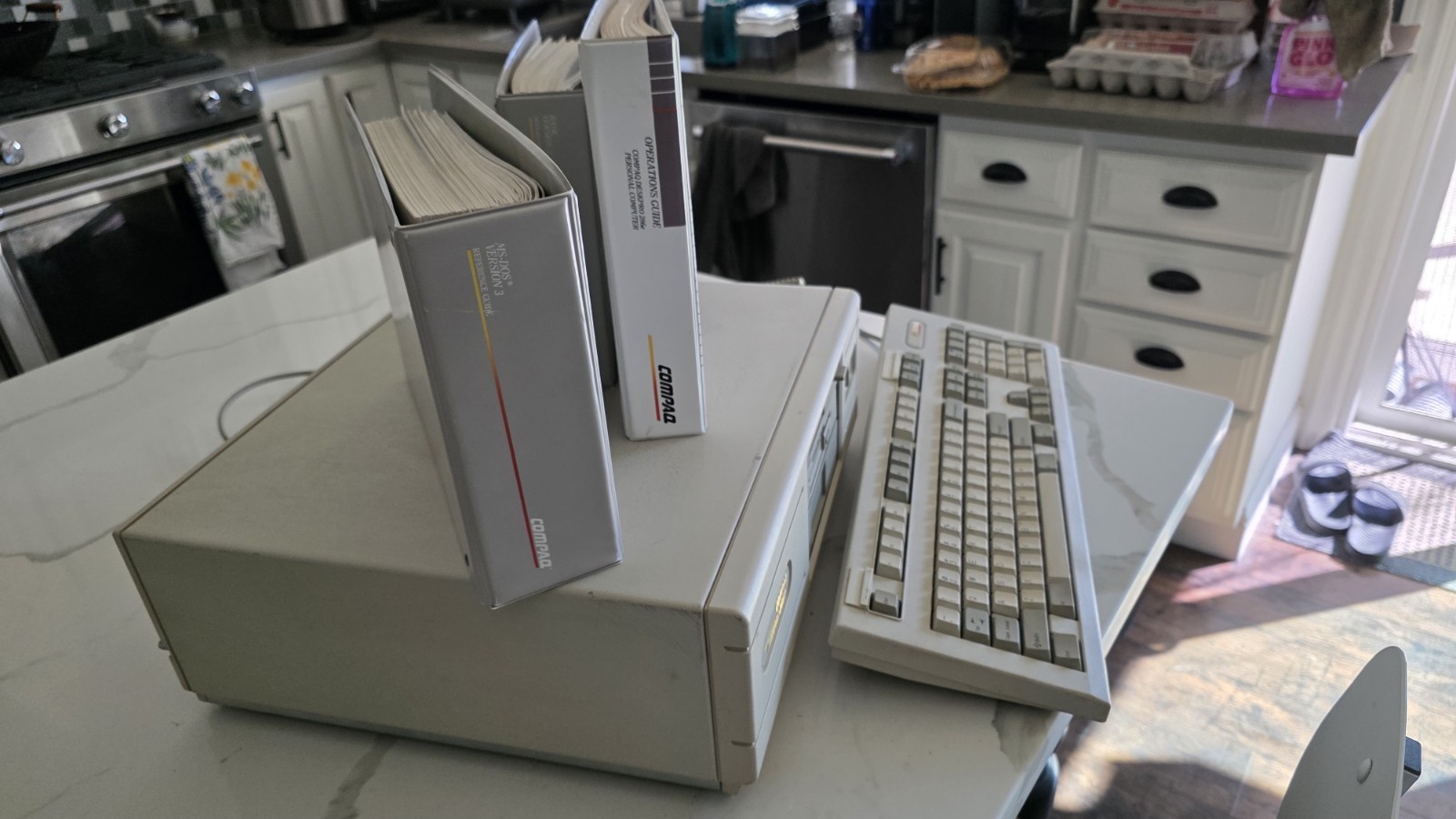 Vintage Compaq 286 E Desk Pro Computer W/ Manuals