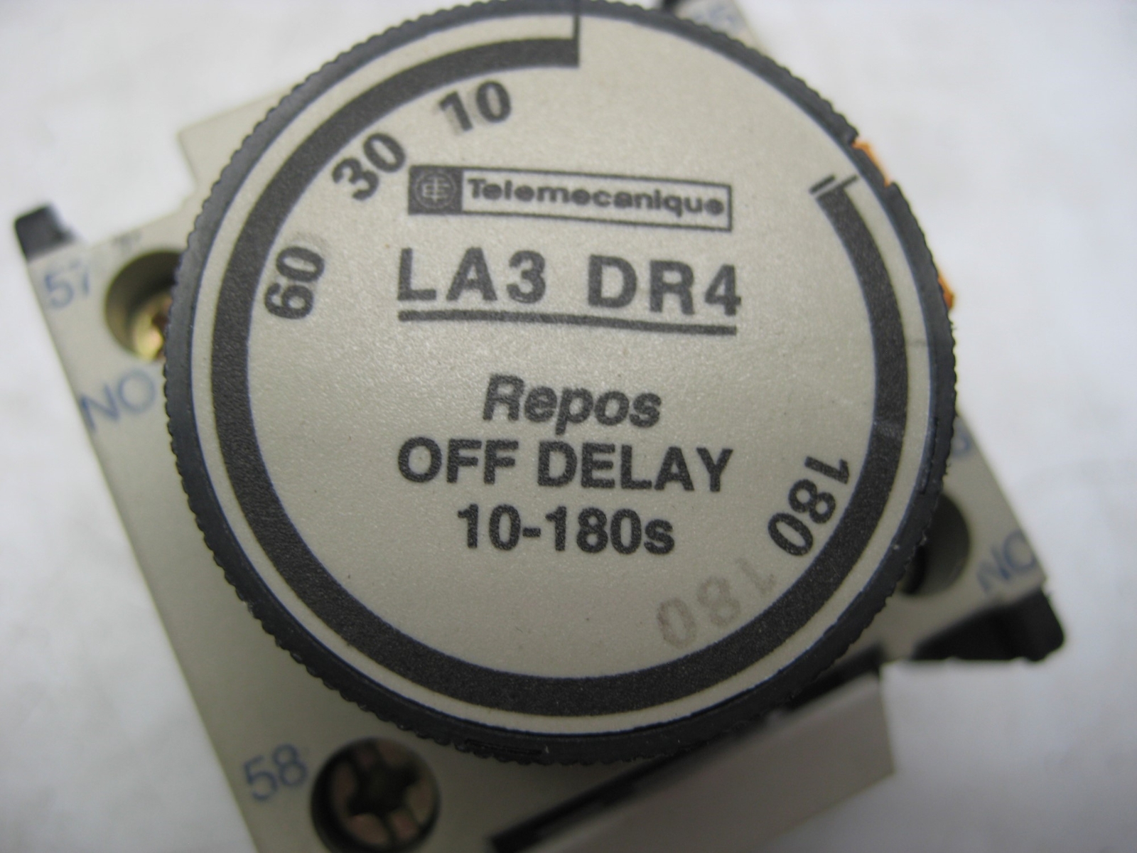 TELEMECANIQUE LA3DR4 TIMER MODULE NSNP