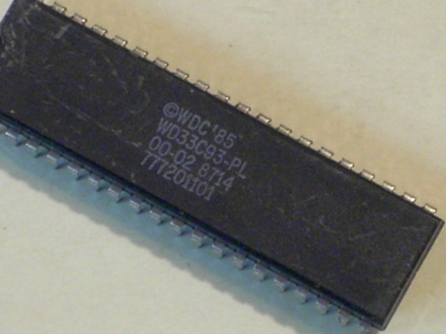 WDC WD33C93-PL DIP 400Port StarLan Hub Controller