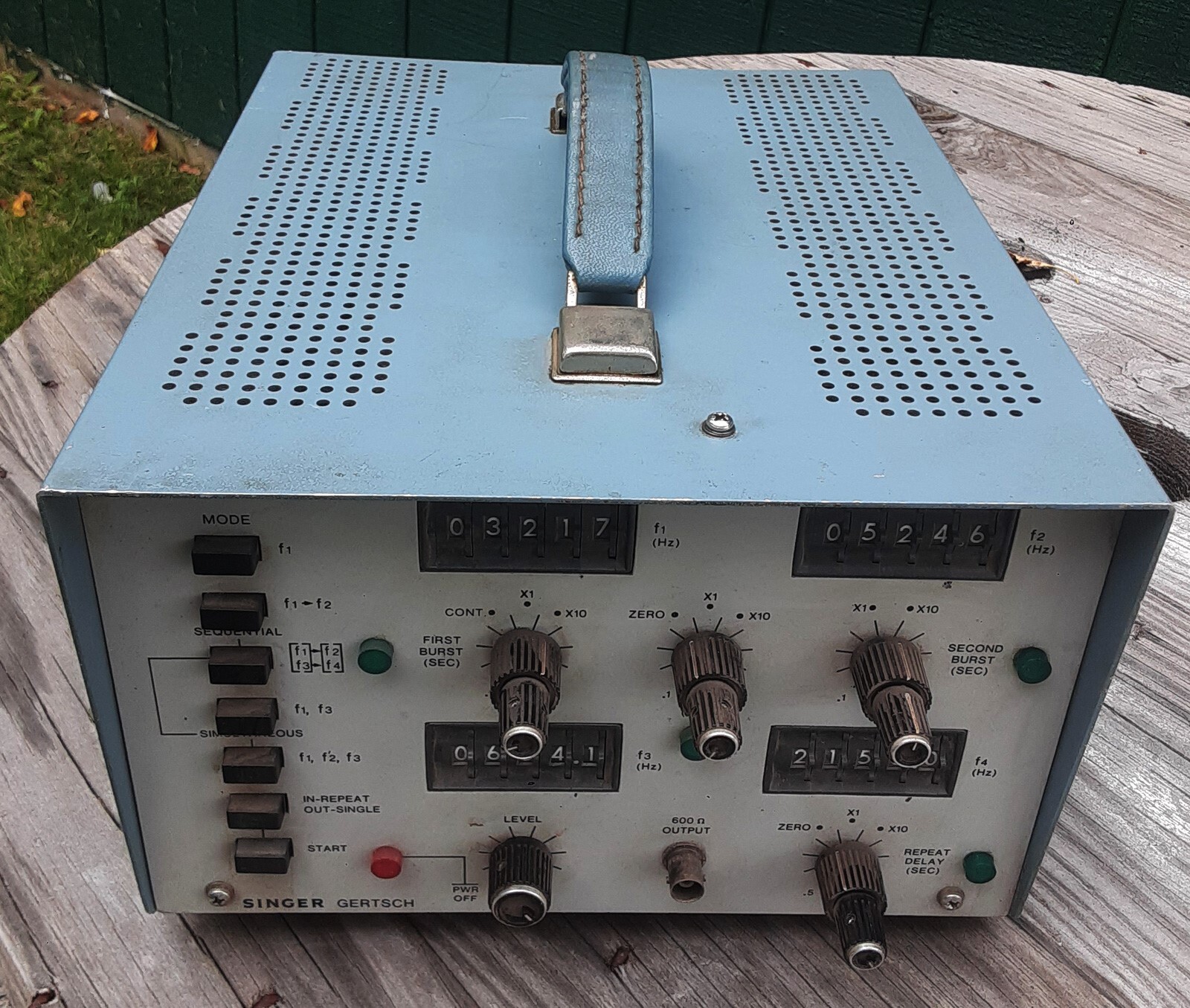 Vintage SINGER GERTSCH TG-1C Universal Tone Generator - No CORD