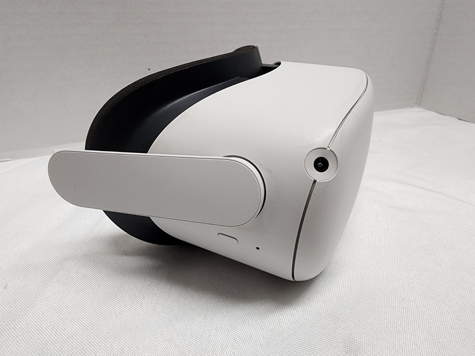 Tested Working Oculus Quest 2 64GB All-in-one VR Headset - White Headset ONLY