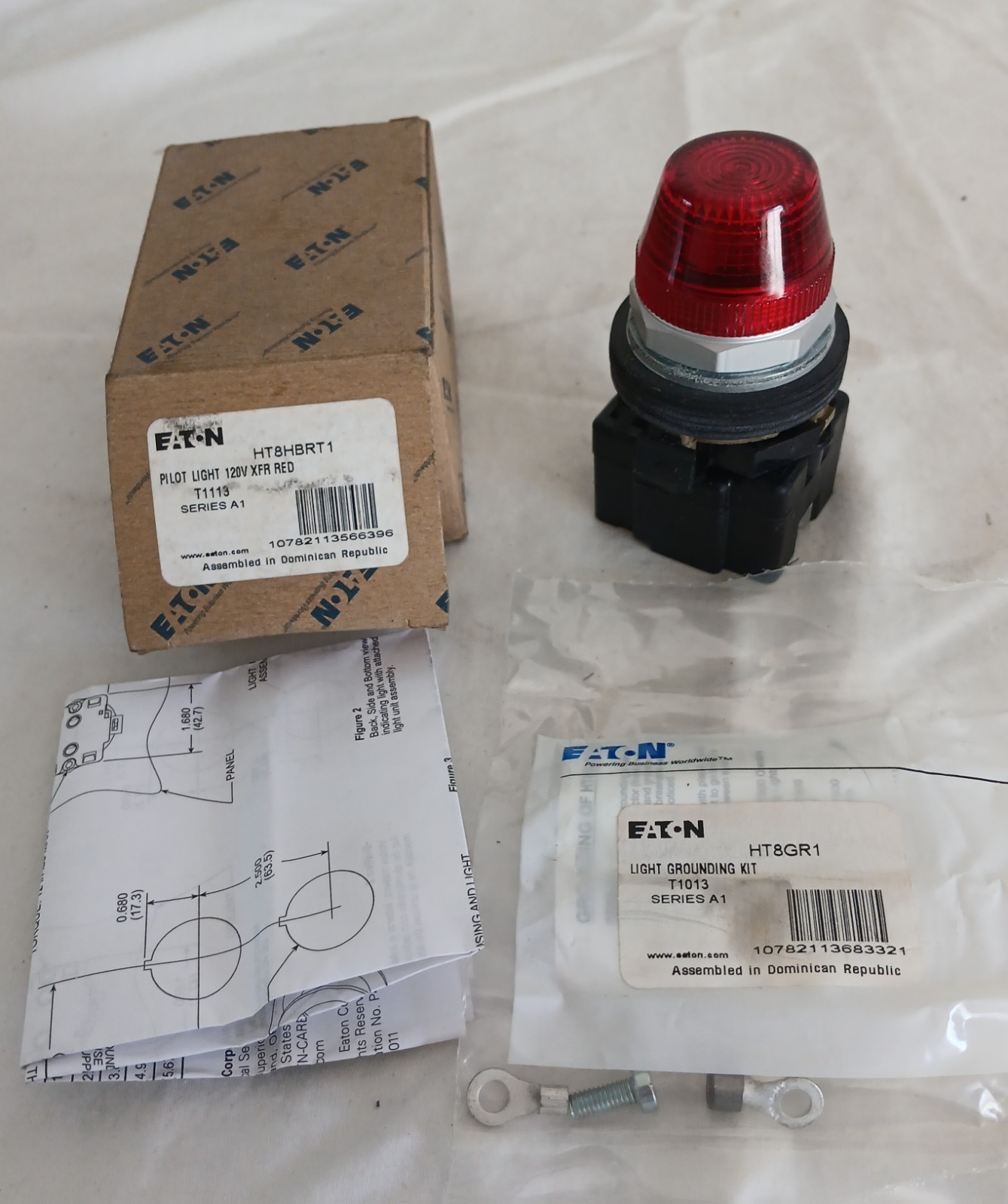 EATON Cutler-Hammer Pilot Light 120V  Red  HT8HBRT1. NEW in box. Free Shipping