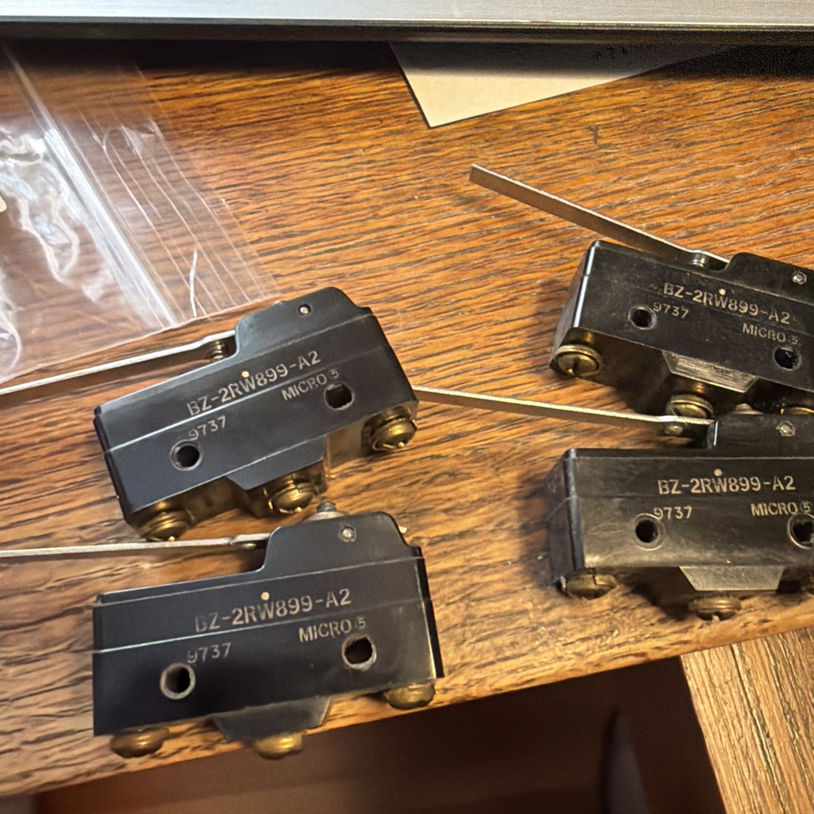Group Lot HONEYWELL Microswitch  BZ-2RW899-A2 / BZ2RW899A2 lot x 4pcs