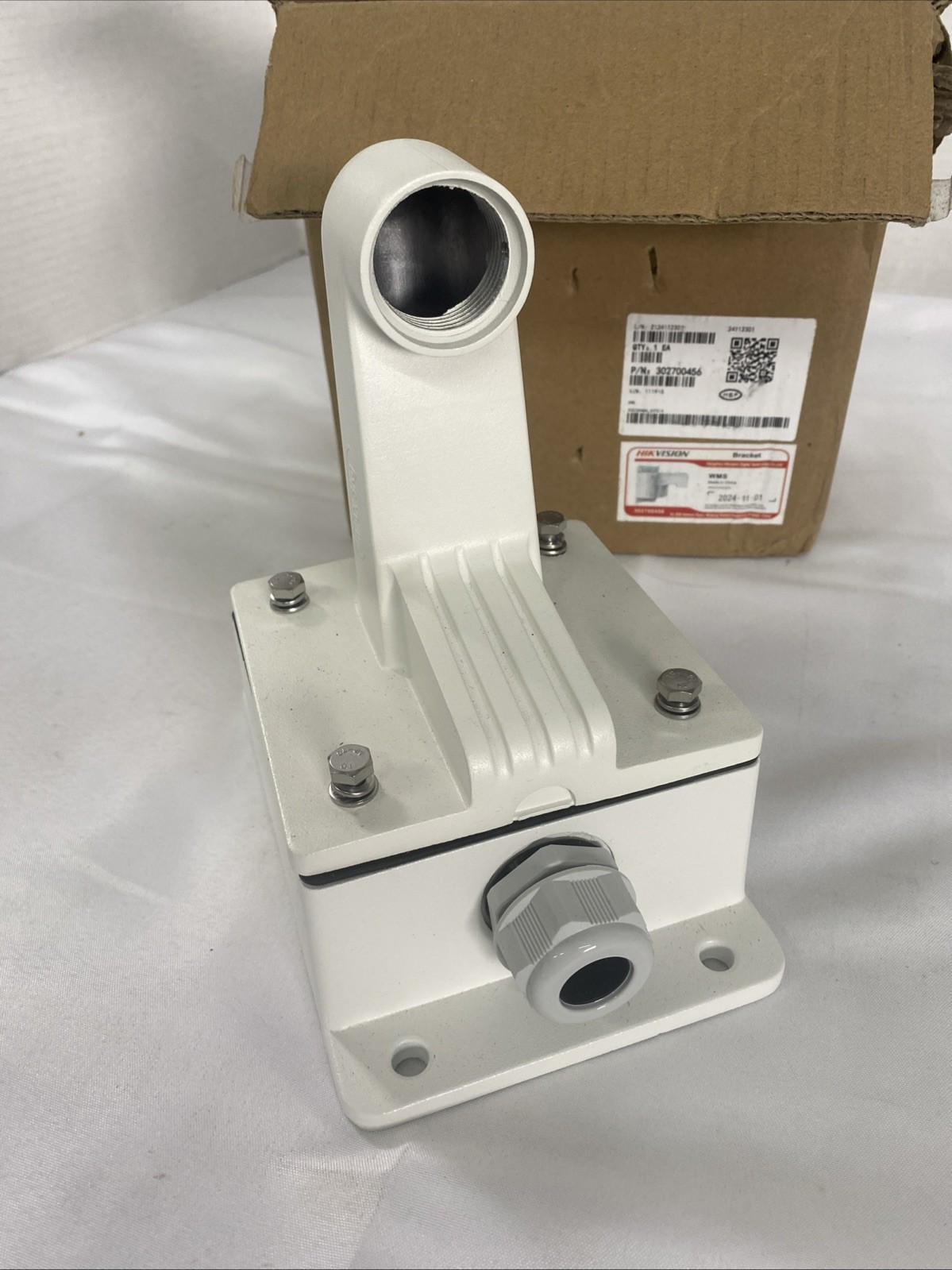 Hikvision WMS 302700456 -Wall Mount Bracket for Mini Dome Camera w/ Junction box